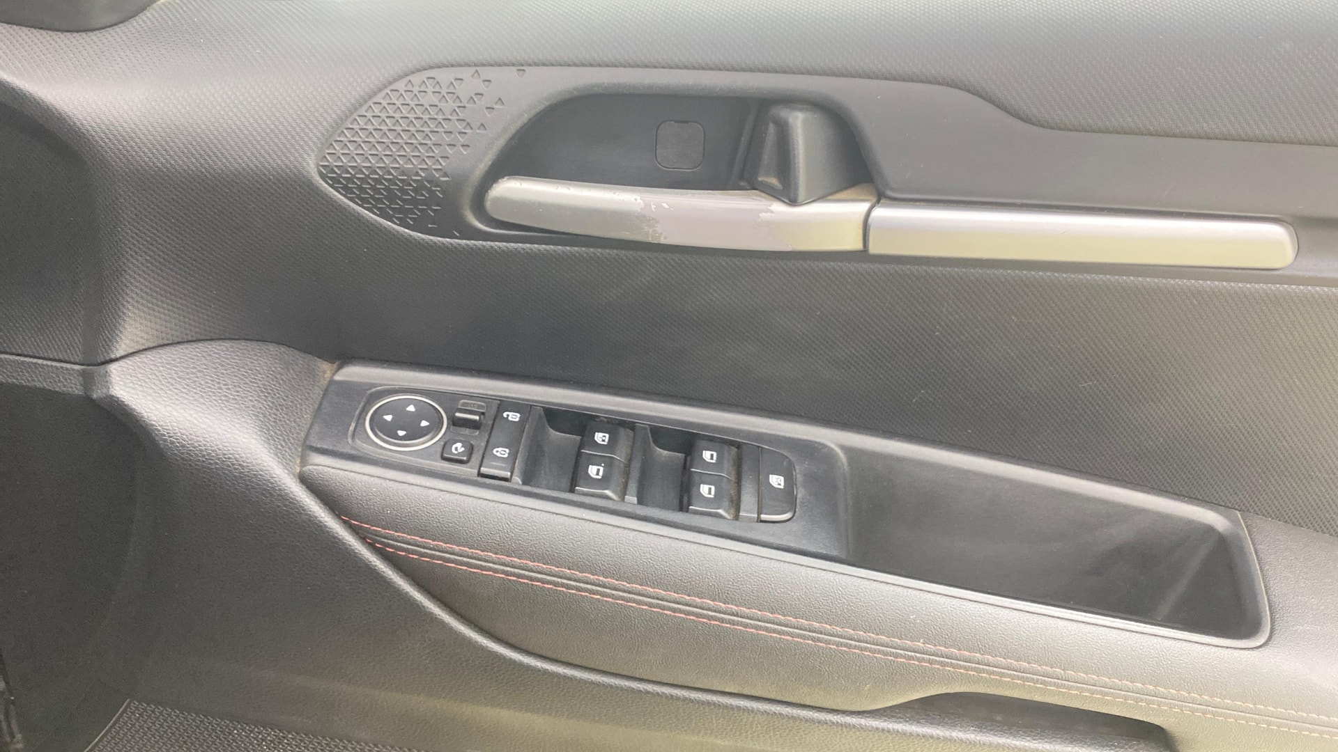 View 2022 Kia Sonet GTX Plus Diesel Image 40 Used 2022 Kia Sonet GTX Plus Diesel Image 40