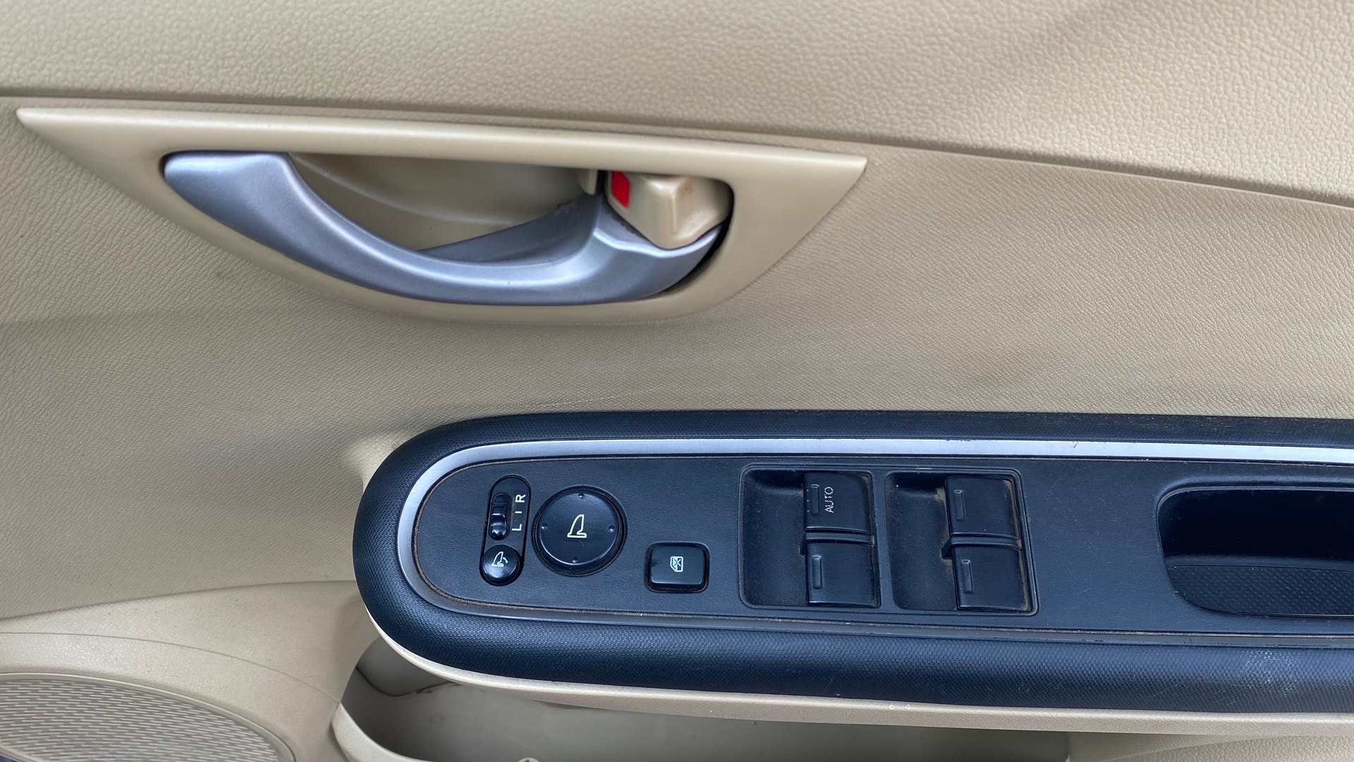 View 2016 Honda Amaze E MT Petrol BS IV Image 32 Used 2016 Honda Amaze E MT Petrol BS IV Image 32
