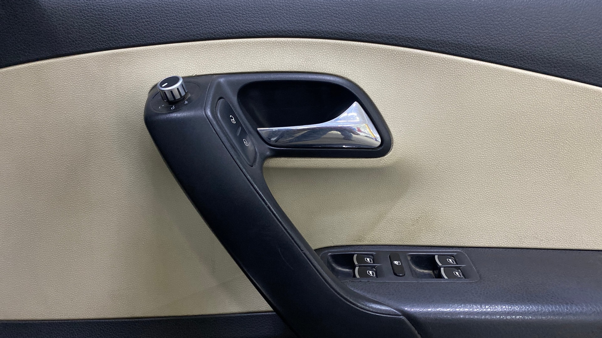 View 2018 Skoda Rapid 1.5 TDI CR Style AT BS IV Image 33 Used 2018 Skoda Rapid 1.5 TDI CR Style AT BS IV Image 33
