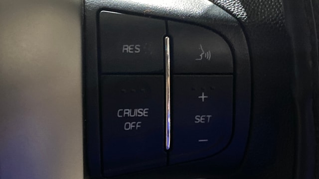 View Mahindra XUV500 Image 3 Used Mahindra XUV500 Image 3