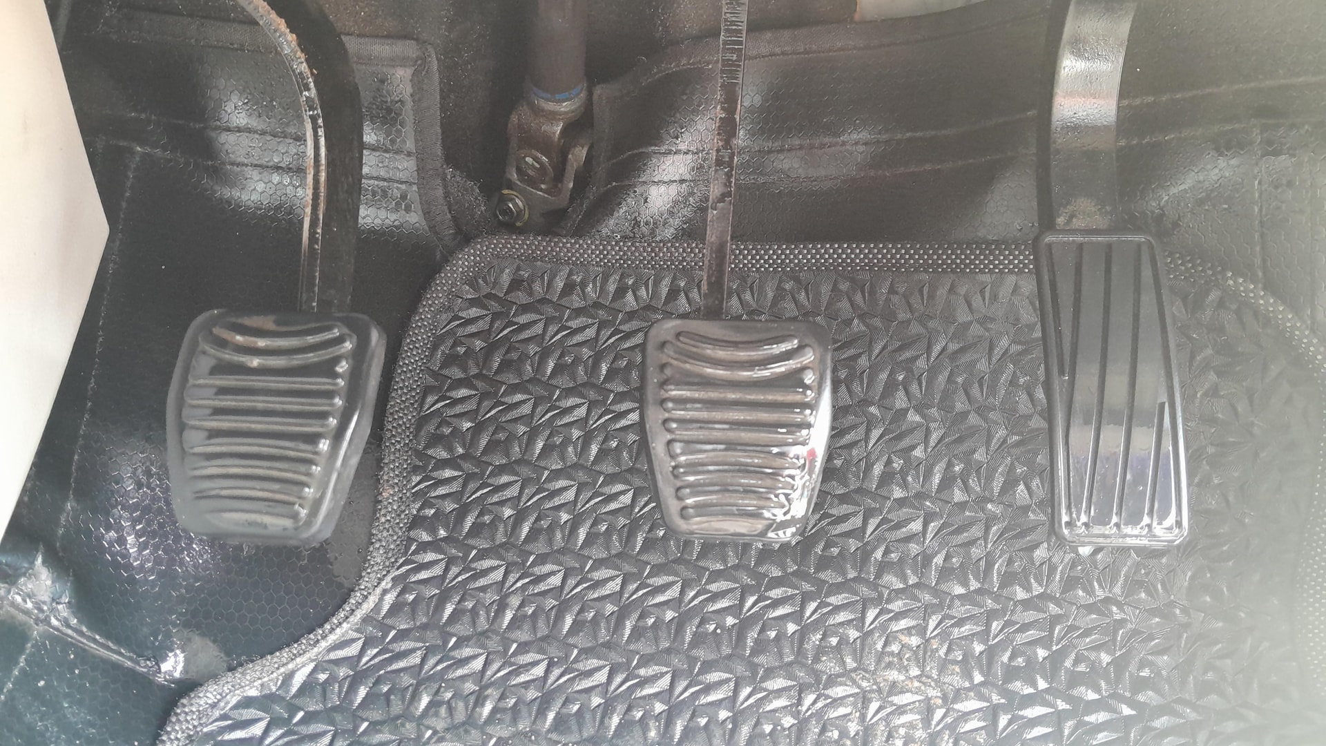 View 2019 Mahindra XUV300 W4 Petrol BS IV Image 29 Used 2019 Mahindra XUV300 W4 Petrol BS IV Image 29