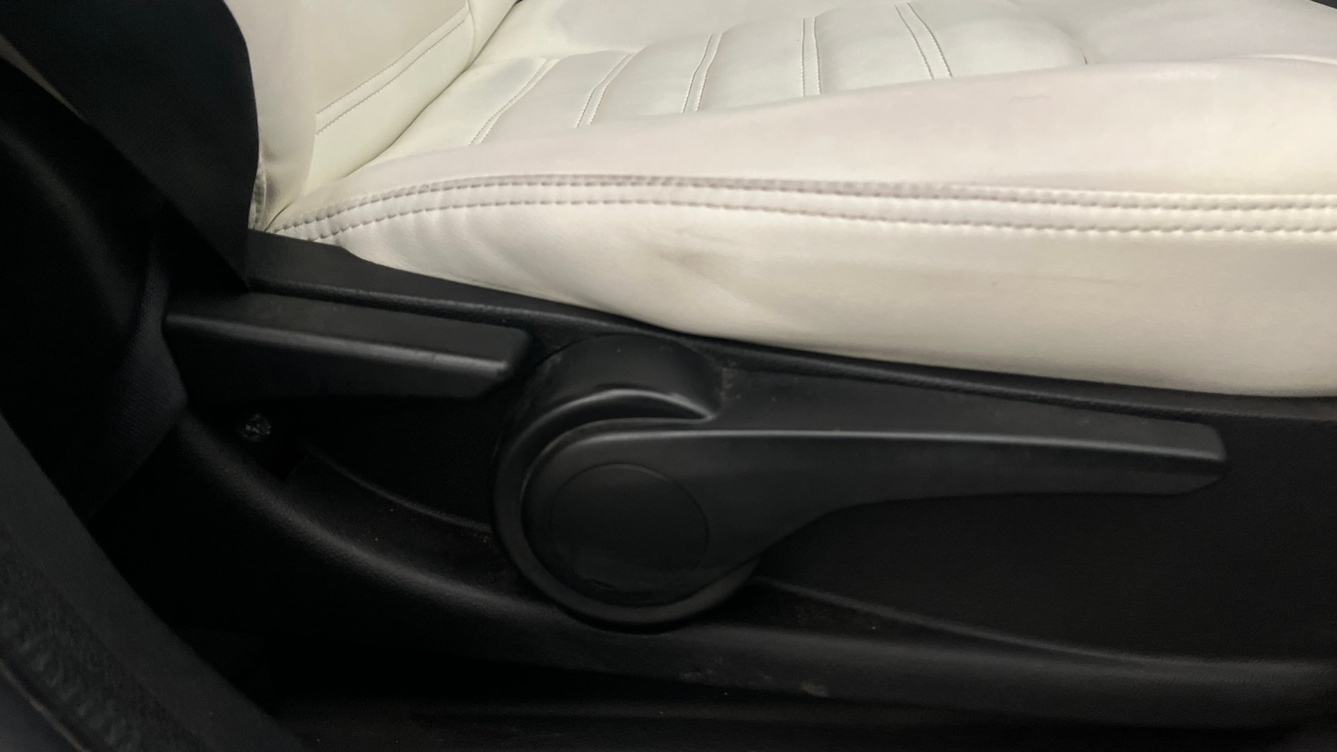 View 2019 Tata Nexon Revotorq XT Image 18 Used 2019 Tata Nexon Revotorq XT Image 18