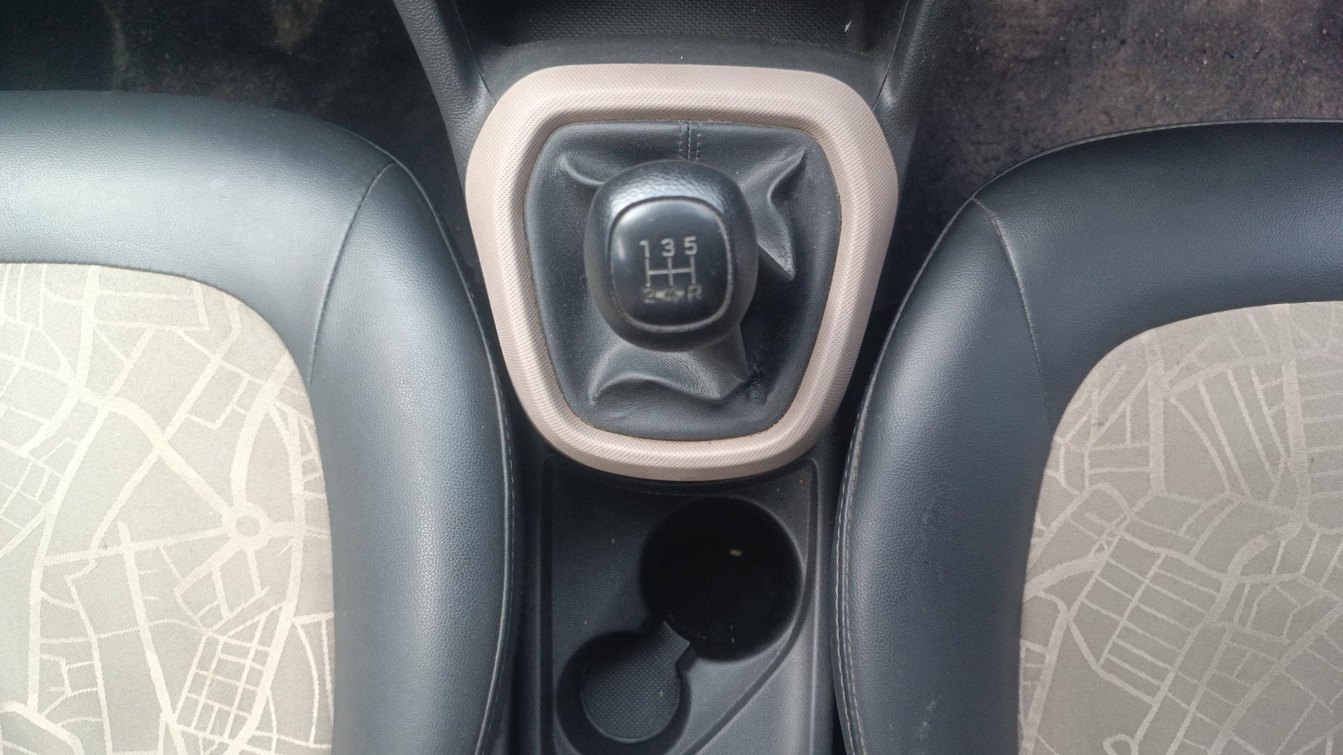 View 2015 Hyundai Grand i10 Magna 1.2 Kappa VTVT Image 37 Used 2015 Hyundai Grand i10 Magna 1.2 Kappa VTVT Image 37