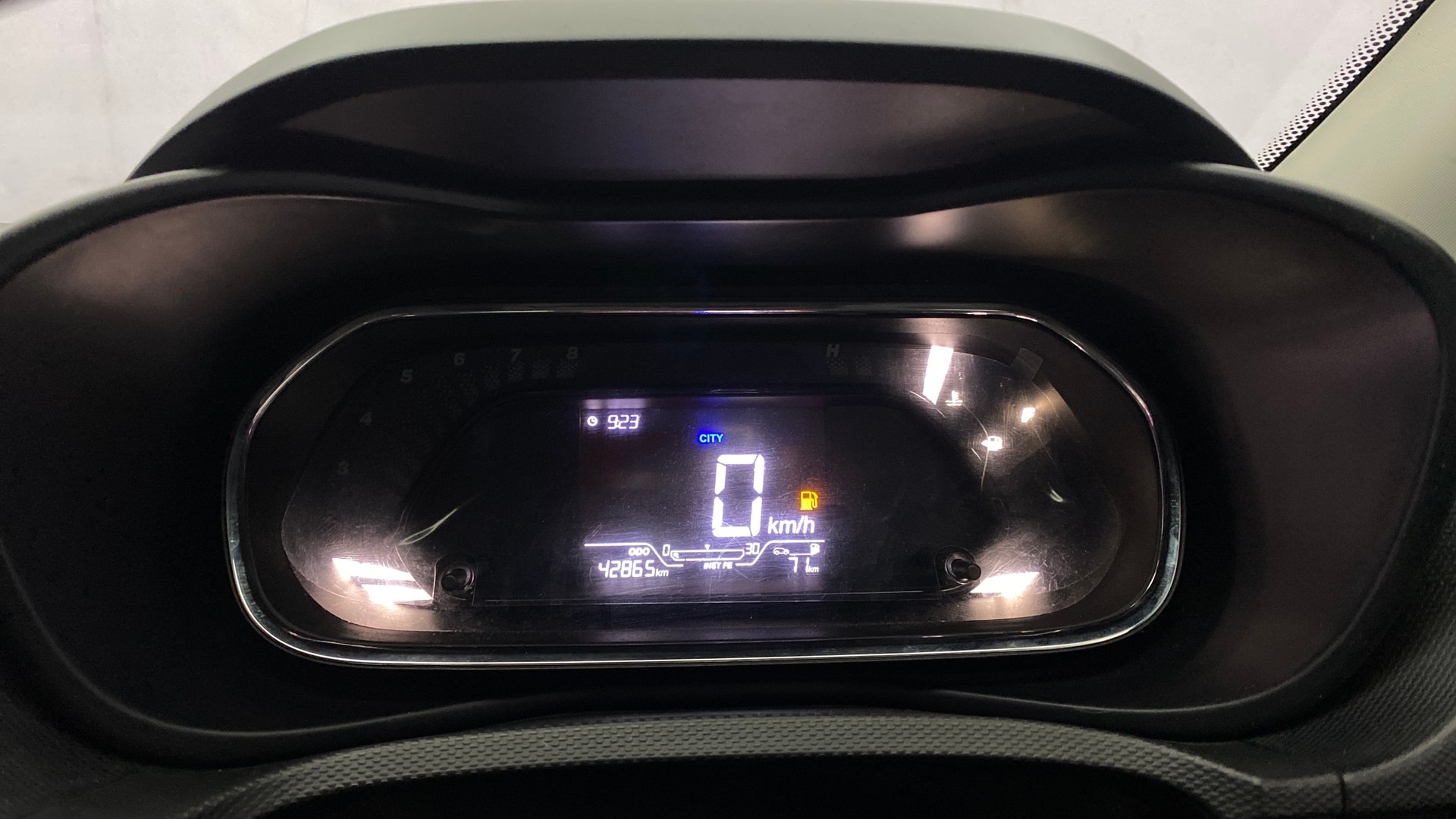 View 2022 Tata Nexon Revotron XE Image 35 Used 2022 Tata Nexon Revotron XE Image 35