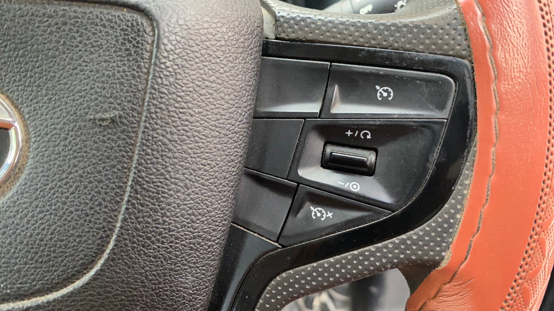 View 2021 Tata Harrier XE Image 3 Used 2021 Tata Harrier XE Image 3