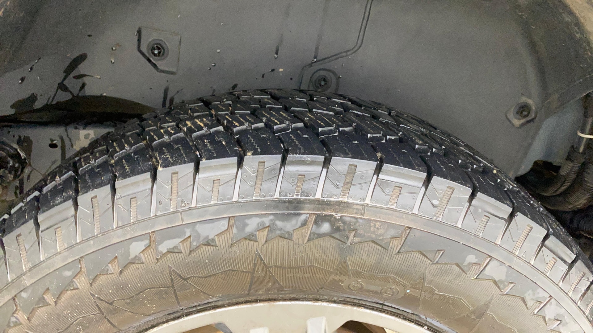 View 2024 Mahindra Thar AX Standard Manual Soft Top 6 Seater Image 11 Used 2024 Mahindra Thar AX Standard Manual Soft Top 6 Seater Image 11