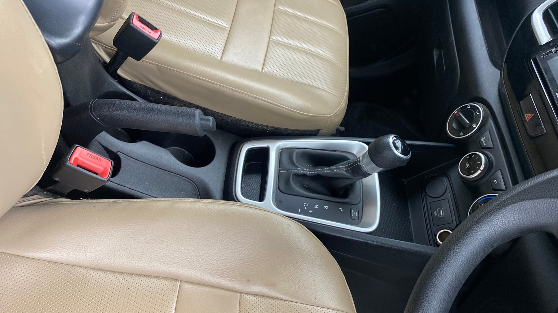 View 2019 Hyundai Venue S 1.0 Petrol AT Image 39 Used 2019 Hyundai Venue S 1.0 Petrol AT Image 39