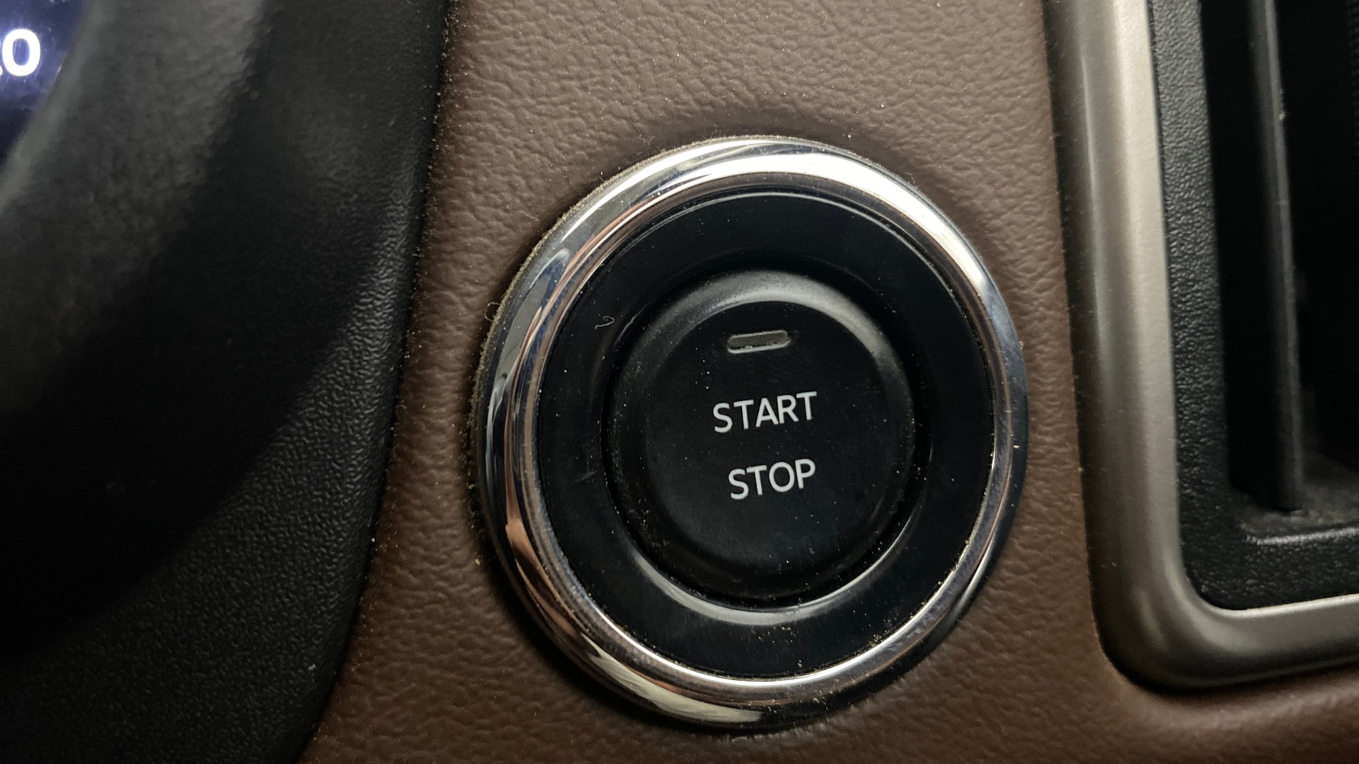 View 2022 Mahindra Scorpio-N Z2 7 STR Petrol Image 42 Used 2022 Mahindra Scorpio-N Z2 7 STR Petrol Image 42