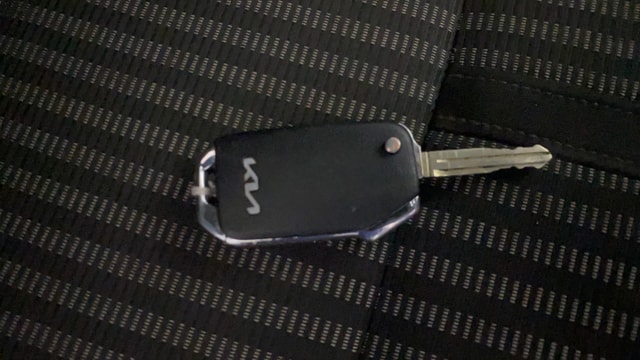 View Kia Carens Image 20 Used Kia Carens Image 20