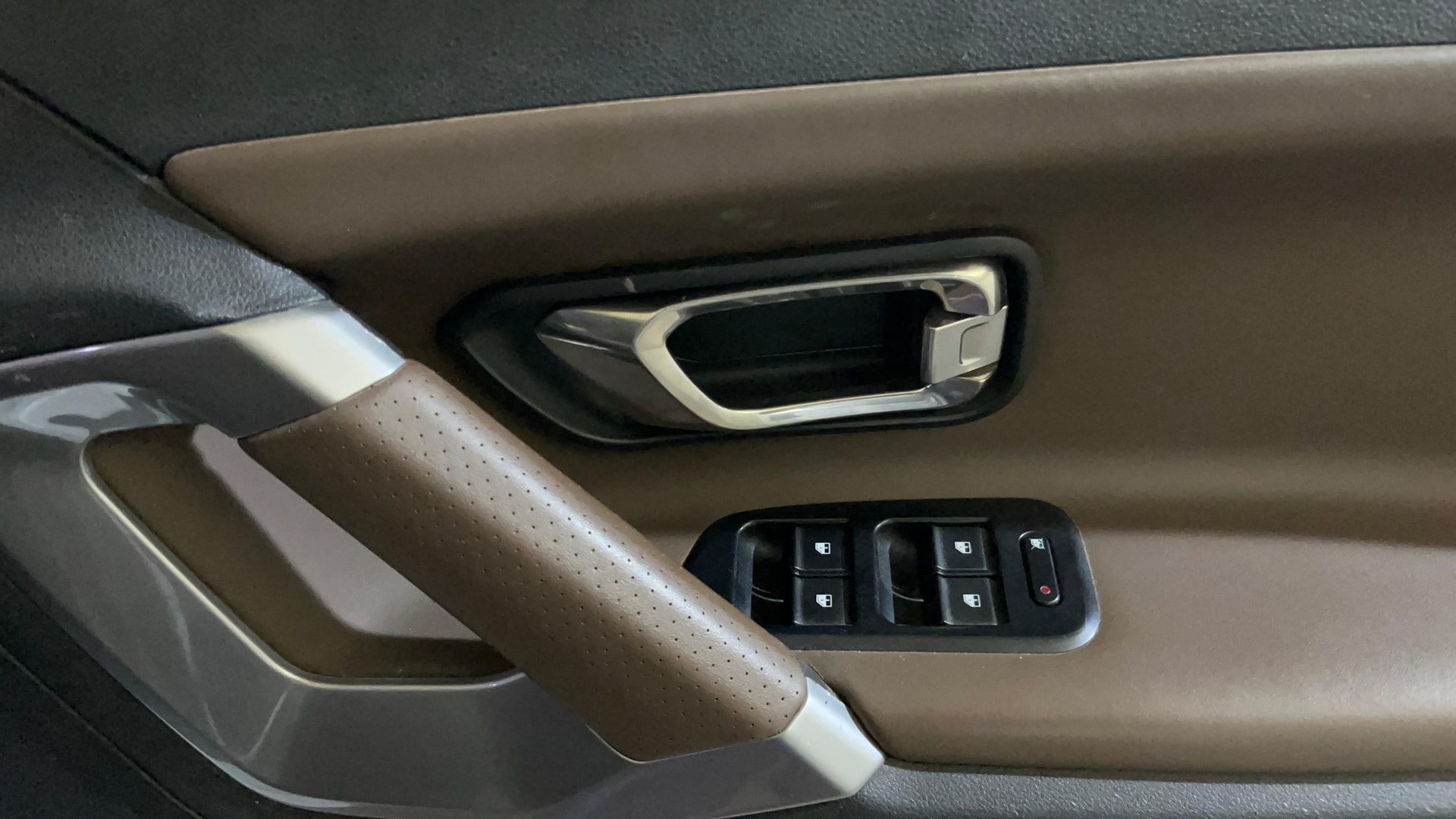 View 2022 Tata Harrier XE Image 35 Used 2022 Tata Harrier XE Image 35