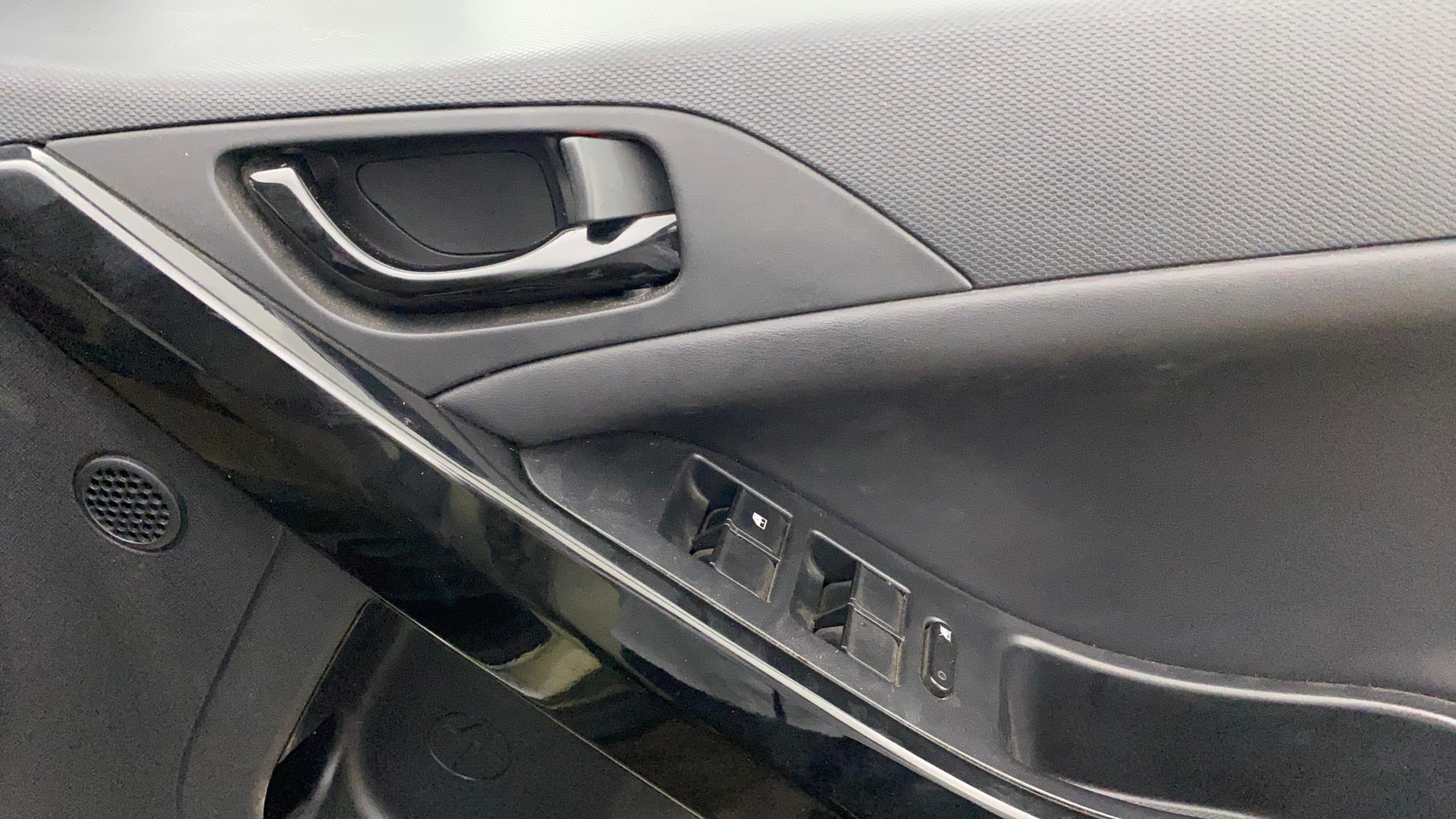 View 2024 Tata Nexon Revotron XE Image 39 Used 2024 Tata Nexon Revotron XE Image 39