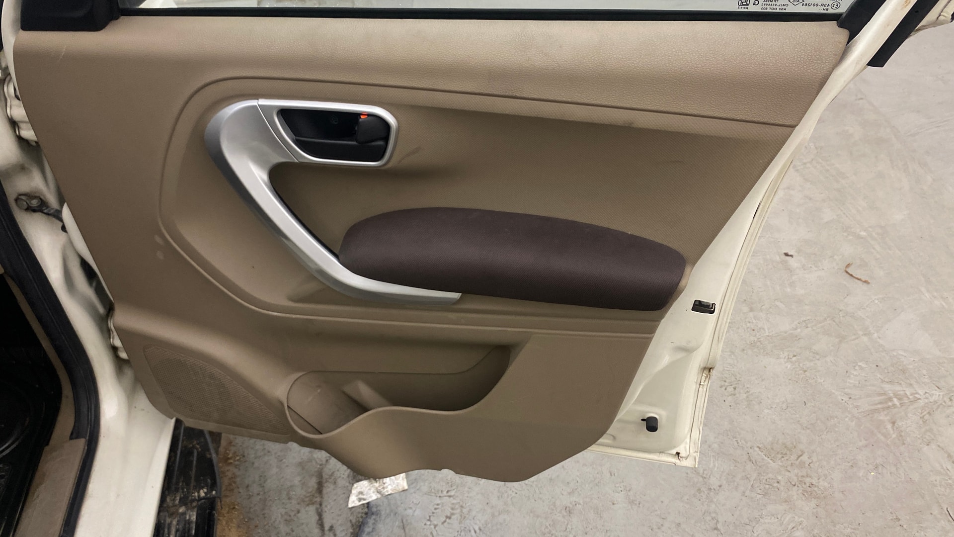 View 2018 Mahindra TUV300 T8 Image 39 Used 2018 Mahindra TUV300 T8 Image 39