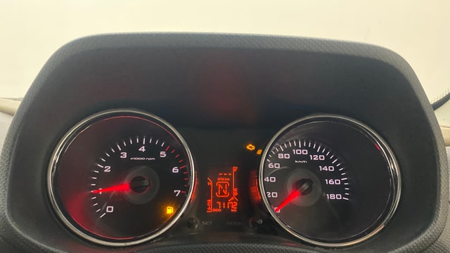 View Mahindra TUV300 Image 21 Used Mahindra TUV300 Image 21