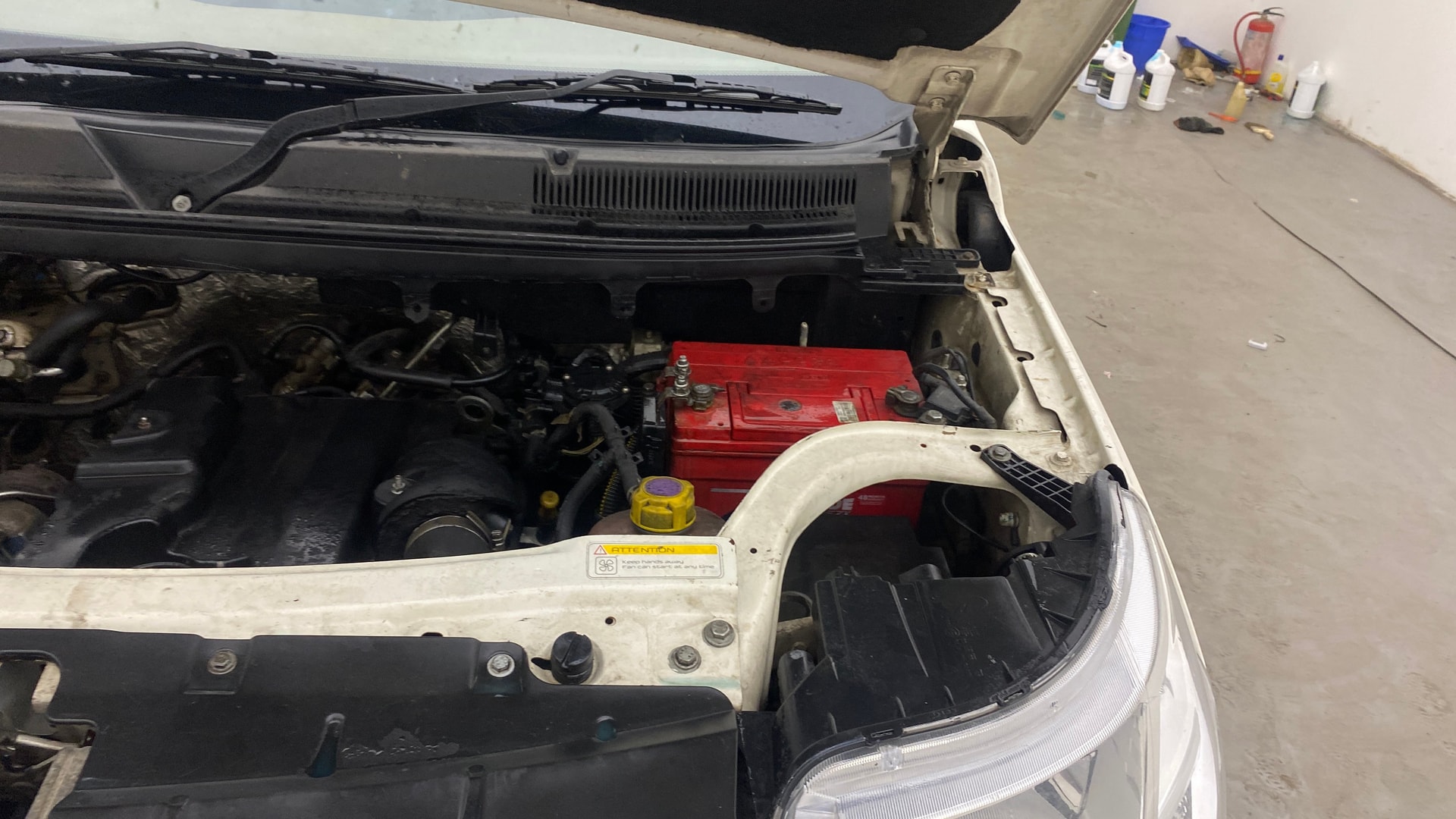 View 2018 Mahindra TUV300 T8 Image 30 Used 2018 Mahindra TUV300 T8 Image 30