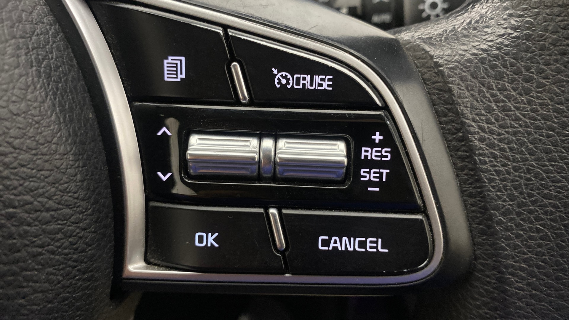 View 2022 Kia Seltos D1.5 CRDI VGT 6MT HTK Plus Image 3 Used 2022 Kia Seltos D1.5 CRDI VGT 6MT HTK Plus Image 3