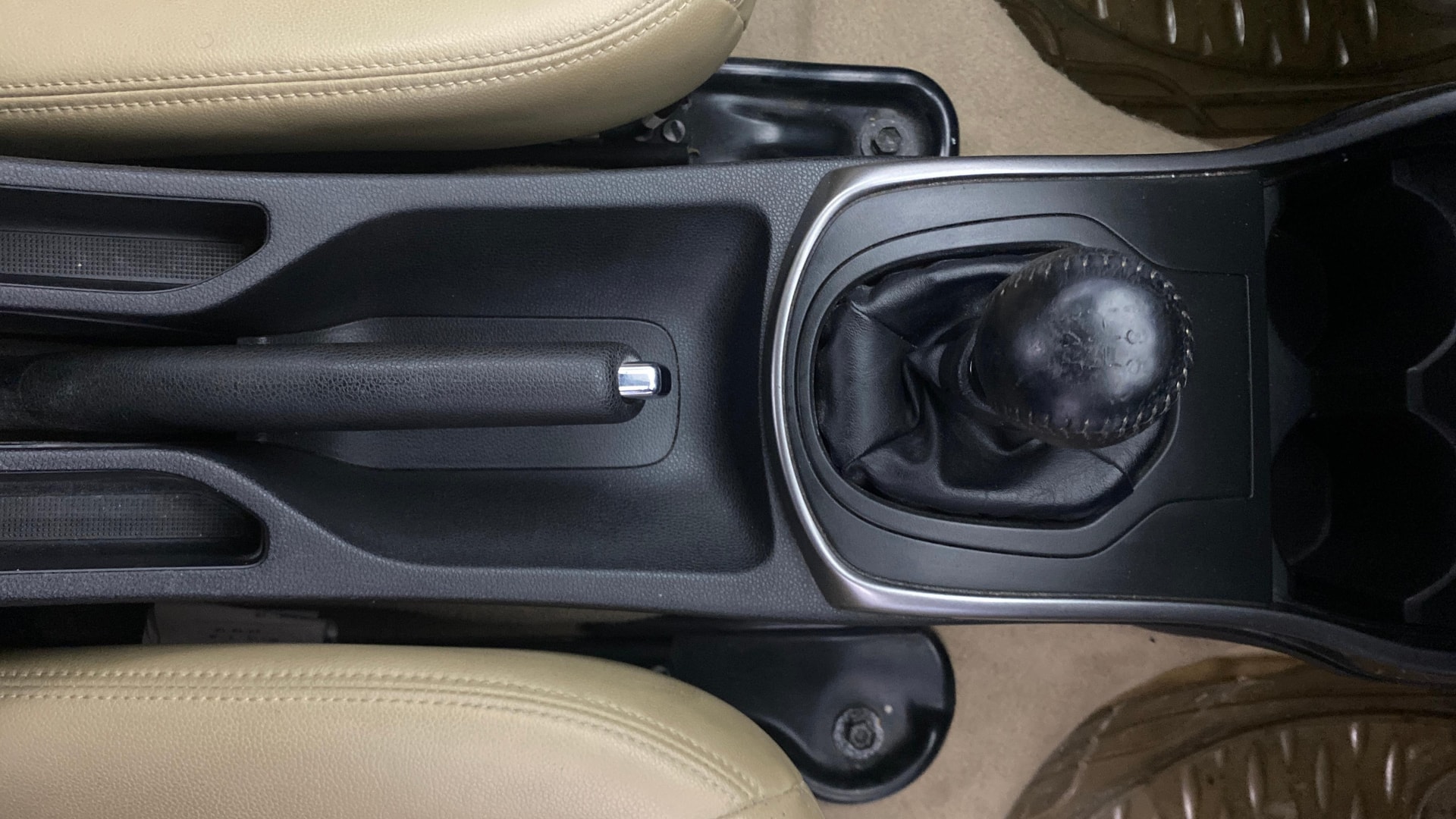 View 2014 Honda City ZX MT Diesel Anniversary Edition Image 42 Used 2014 Honda City ZX MT Diesel Anniversary Edition Image 42