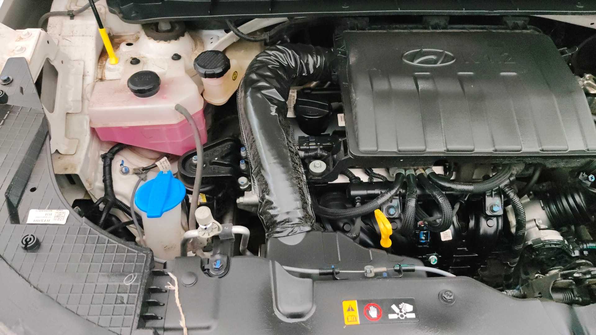 View 2025 Hyundai Exter 1.2 MT EX Hy-CNG Duo Image 3 Used 2025 Hyundai Exter 1.2 MT EX Hy-CNG Duo Image 3
