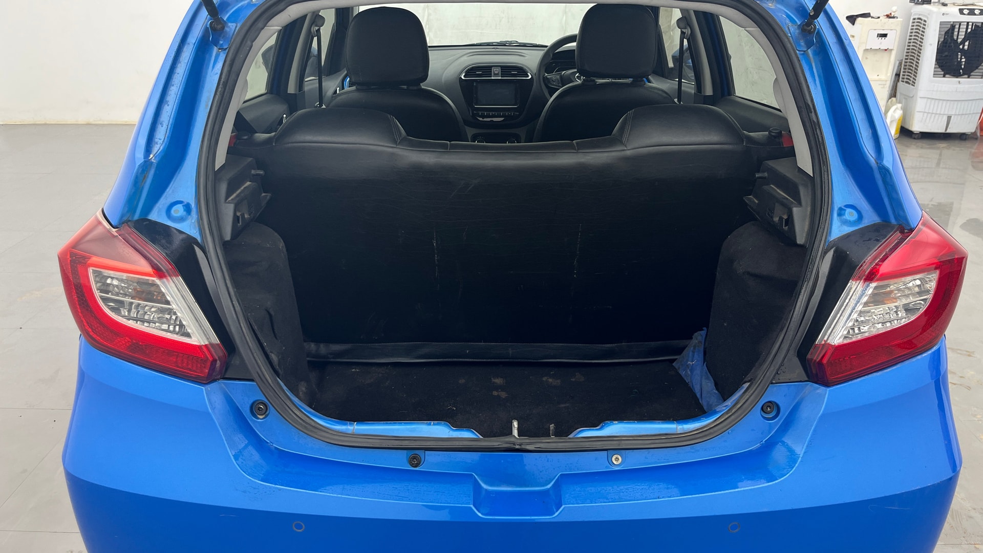 View 2020 Tata Tiago Revotorq XB Image 6 Used 2020 Tata Tiago Revotorq XB Image 6