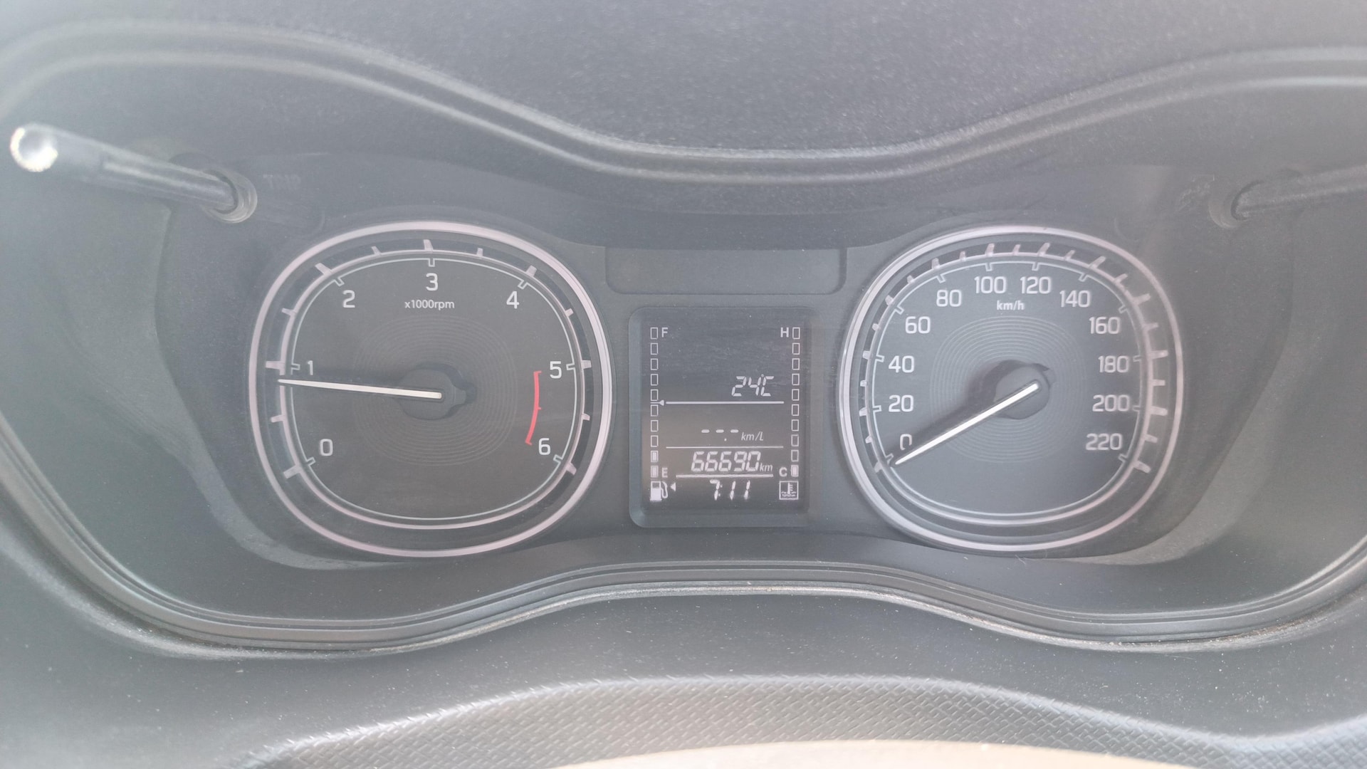 View 2016 Maruti Suzuki 1000 Base Variant Image 20 Used 2016 Maruti Suzuki 1000 Base Variant Image 20