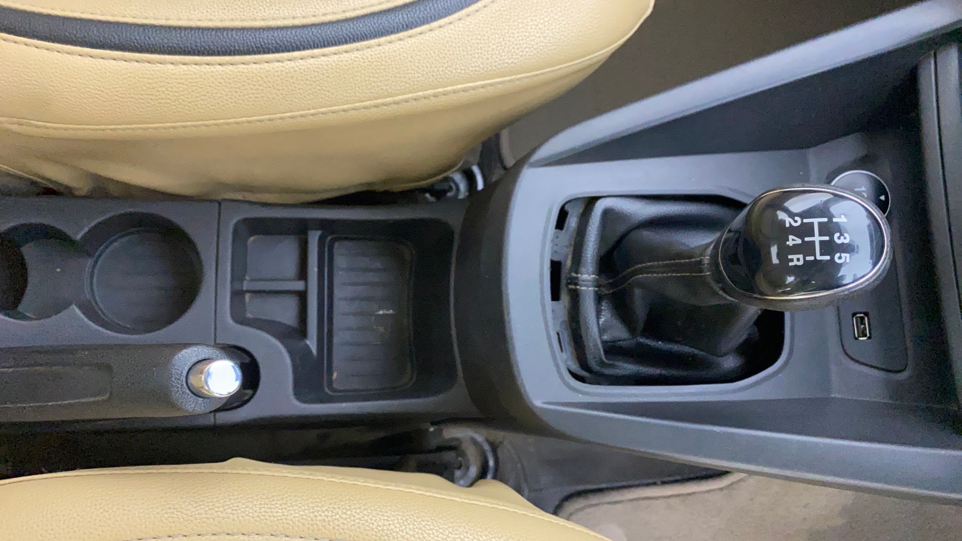 View 2018 Ford Figo Aspire 1.2P Ambiente MT BS IV Image 38 Used 2018 Ford Figo Aspire 1.2P Ambiente MT BS IV Image 38