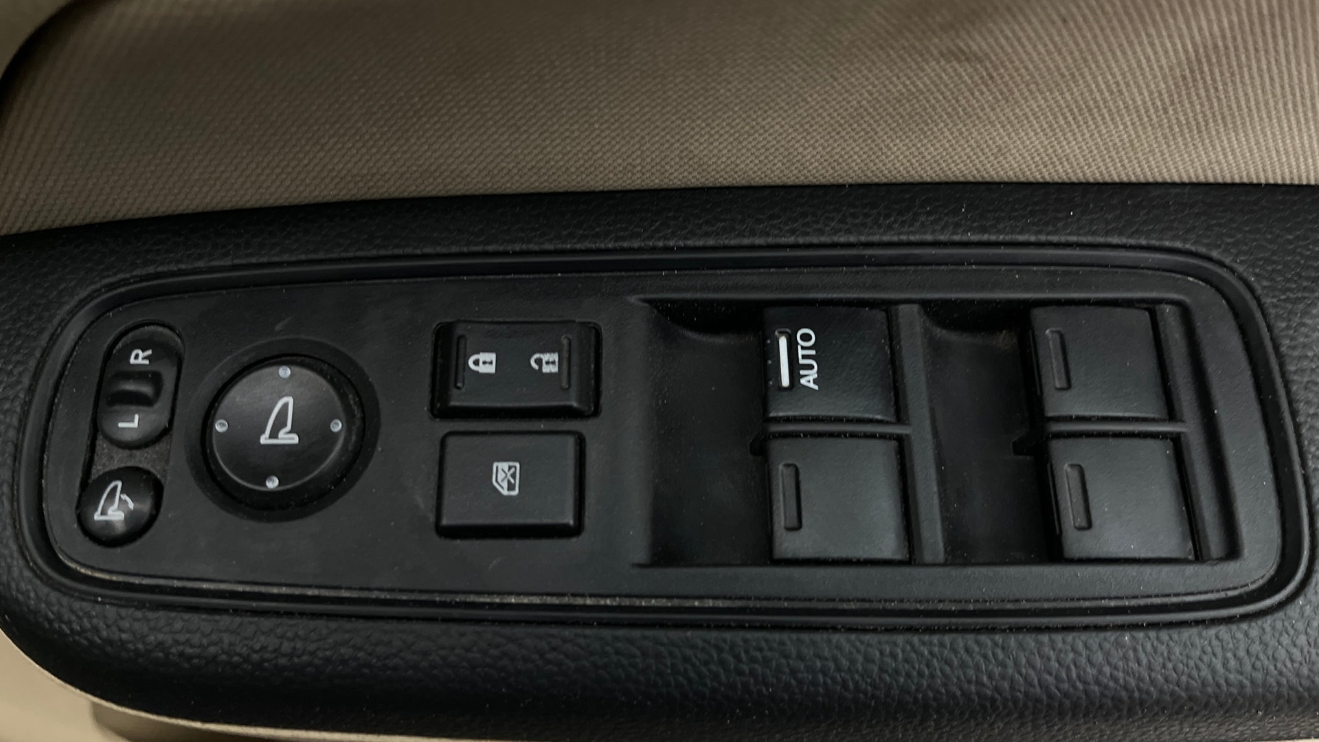 View 2019 Honda Amaze E MT Petrol BS IV Image 33 Used 2019 Honda Amaze E MT Petrol BS IV Image 33