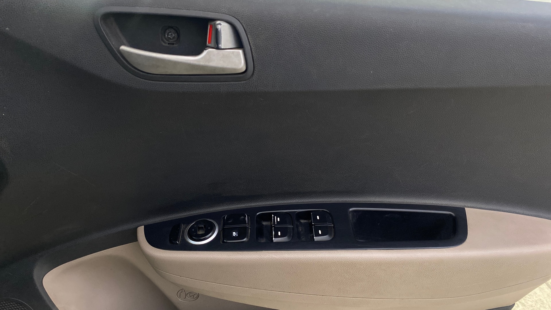 View 2014 Hyundai Grand i10 1.2 Asta Petrol Image 32 Used 2014 Hyundai Grand i10 1.2 Asta Petrol Image 32