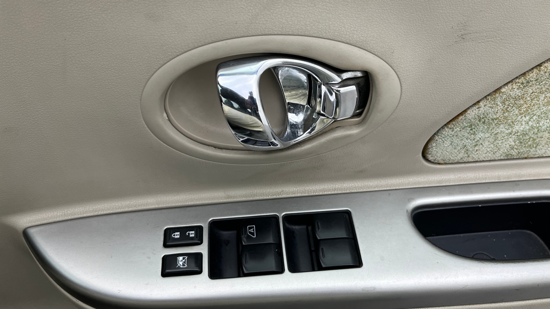 View 2014 Nissan Micra Active XV Image 32 Used 2014 Nissan Micra Active XV Image 32