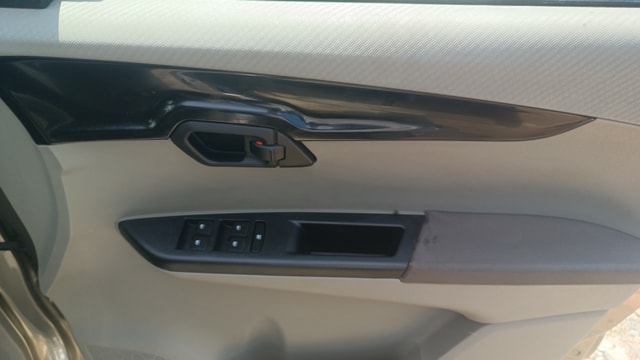 View Mahindra KUV100 Image 32 Used Mahindra KUV100 Image 32