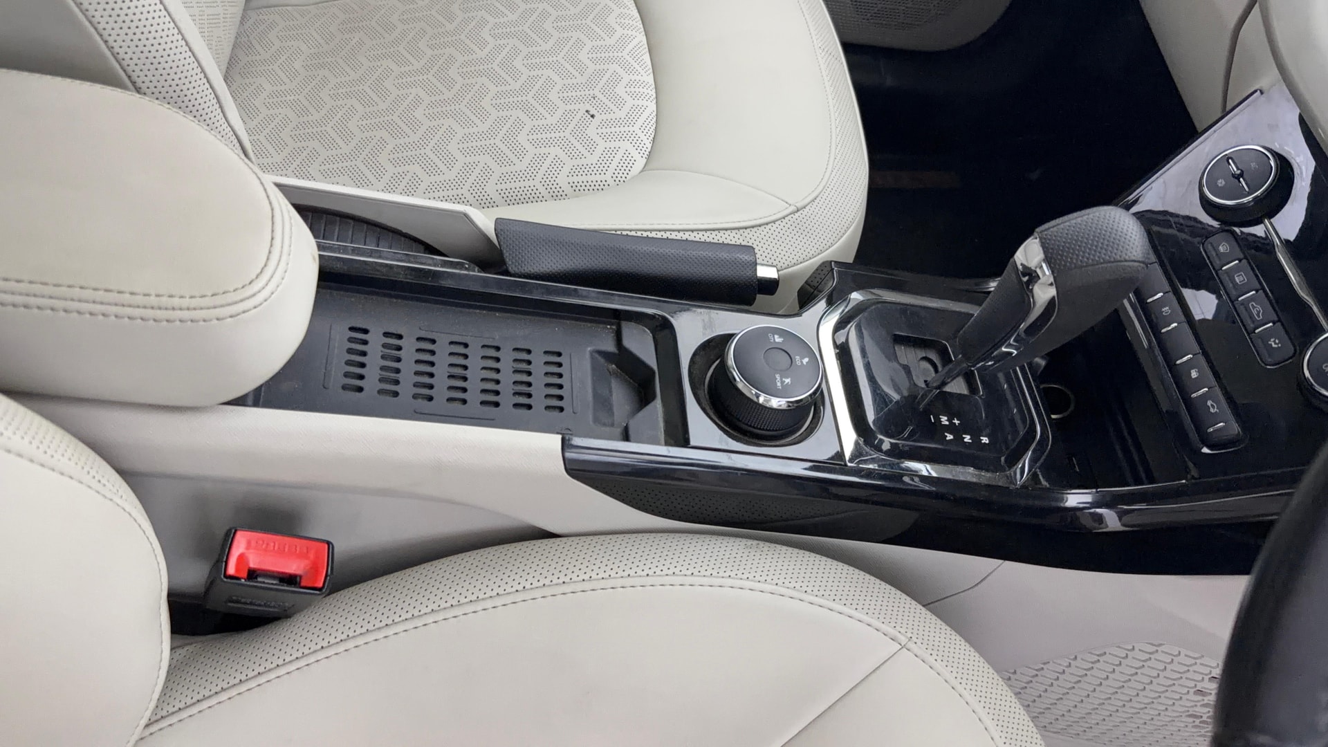View 2022 Tata Nexon Revotron XZA Plus AMT Image 40 Used 2022 Tata Nexon Revotron XZA Plus AMT Image 40