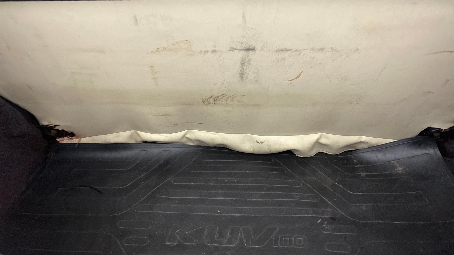 View 2016 Mahindra KUV100 K4 Plus Petrol 5 Seater BS IV Image 10 Used 2016 Mahindra KUV100 K4 Plus Petrol 5 Seater BS IV Image 10