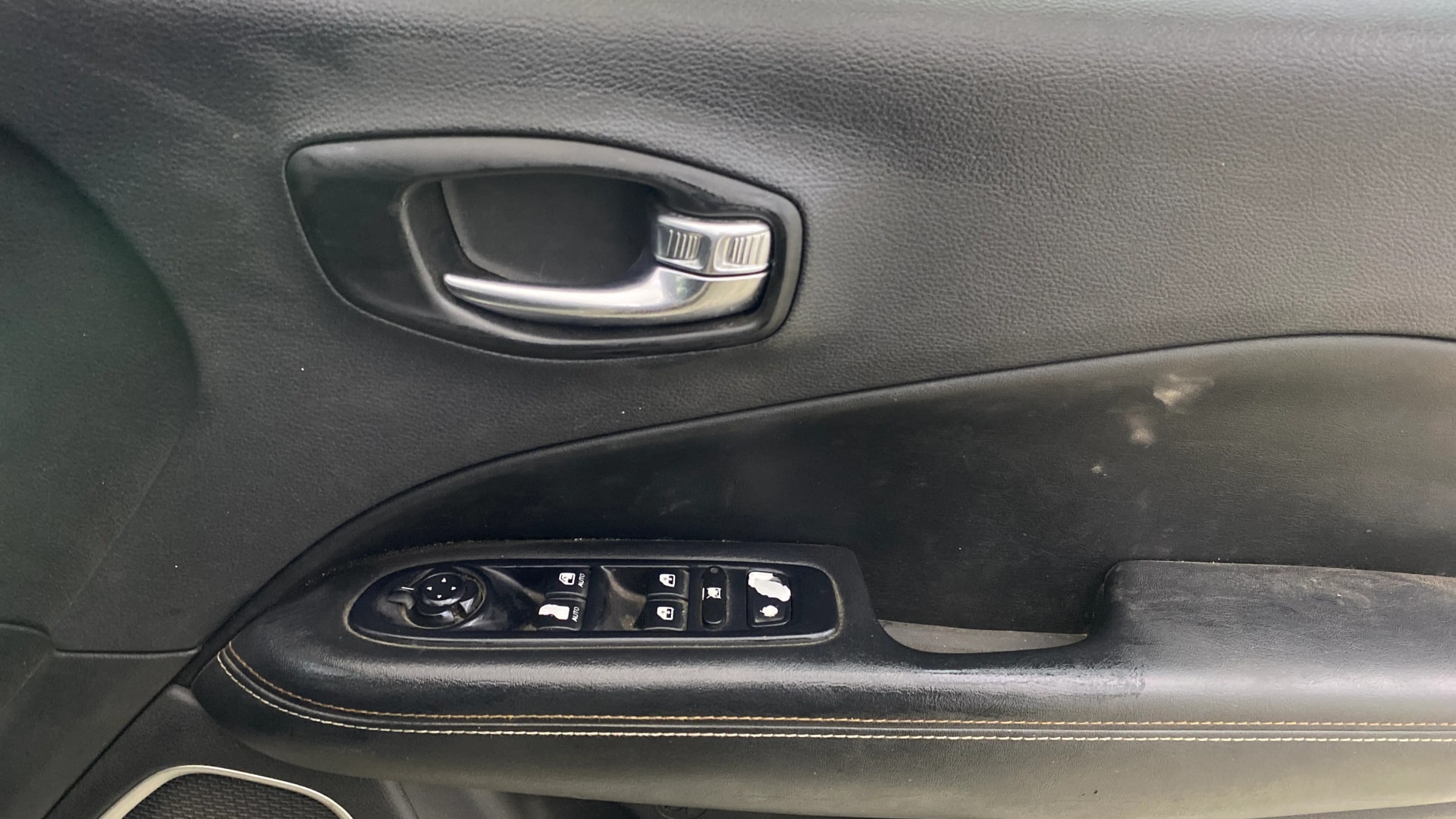 View 2020 Jeep Compass Sport 1.4 Multi AIR Petrol BS IV Image 33 Used 2020 Jeep Compass Sport 1.4 Multi AIR Petrol BS IV Image 33