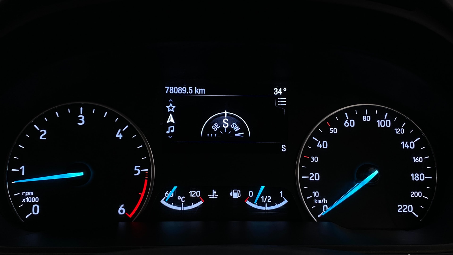 View 2021 Ford EcoSport 1.5 TDCi Diesel Ambiente BS IV Image 34 Used 2021 Ford EcoSport 1.5 TDCi Diesel Ambiente BS IV Image 34