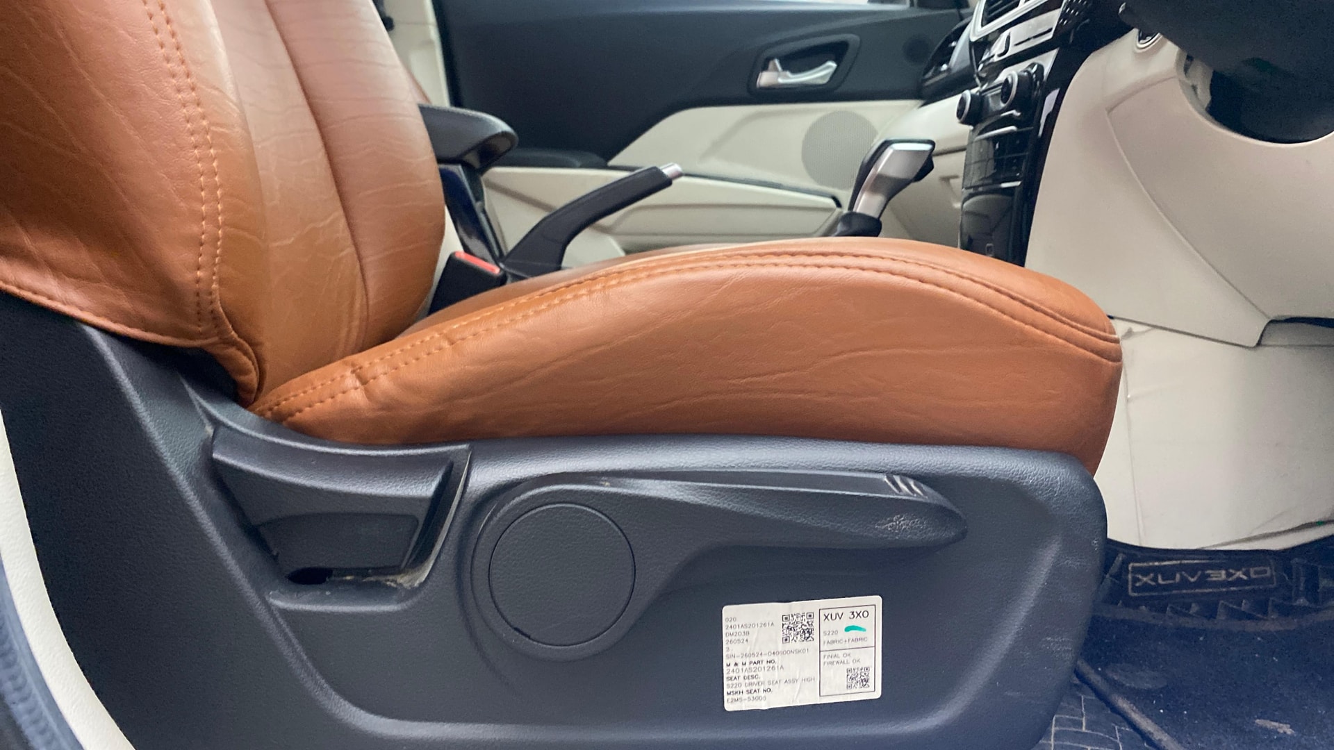 View 2024 Mahindra XUV 3XO AX5L 1.2 TGDi AT Image 11 Used 2024 Mahindra XUV 3XO AX5L 1.2 TGDi AT Image 11