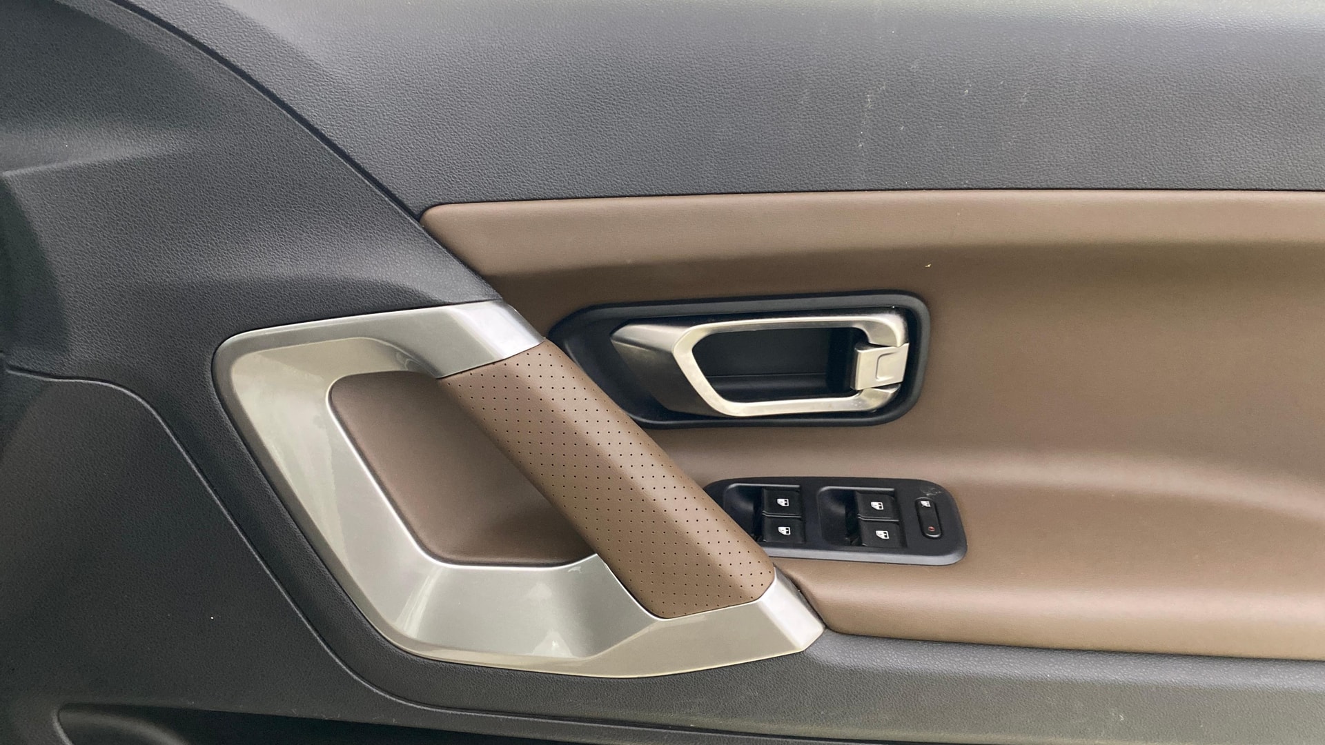 View 2019 Tata Harrier XE Image 33 Used 2019 Tata Harrier XE Image 33