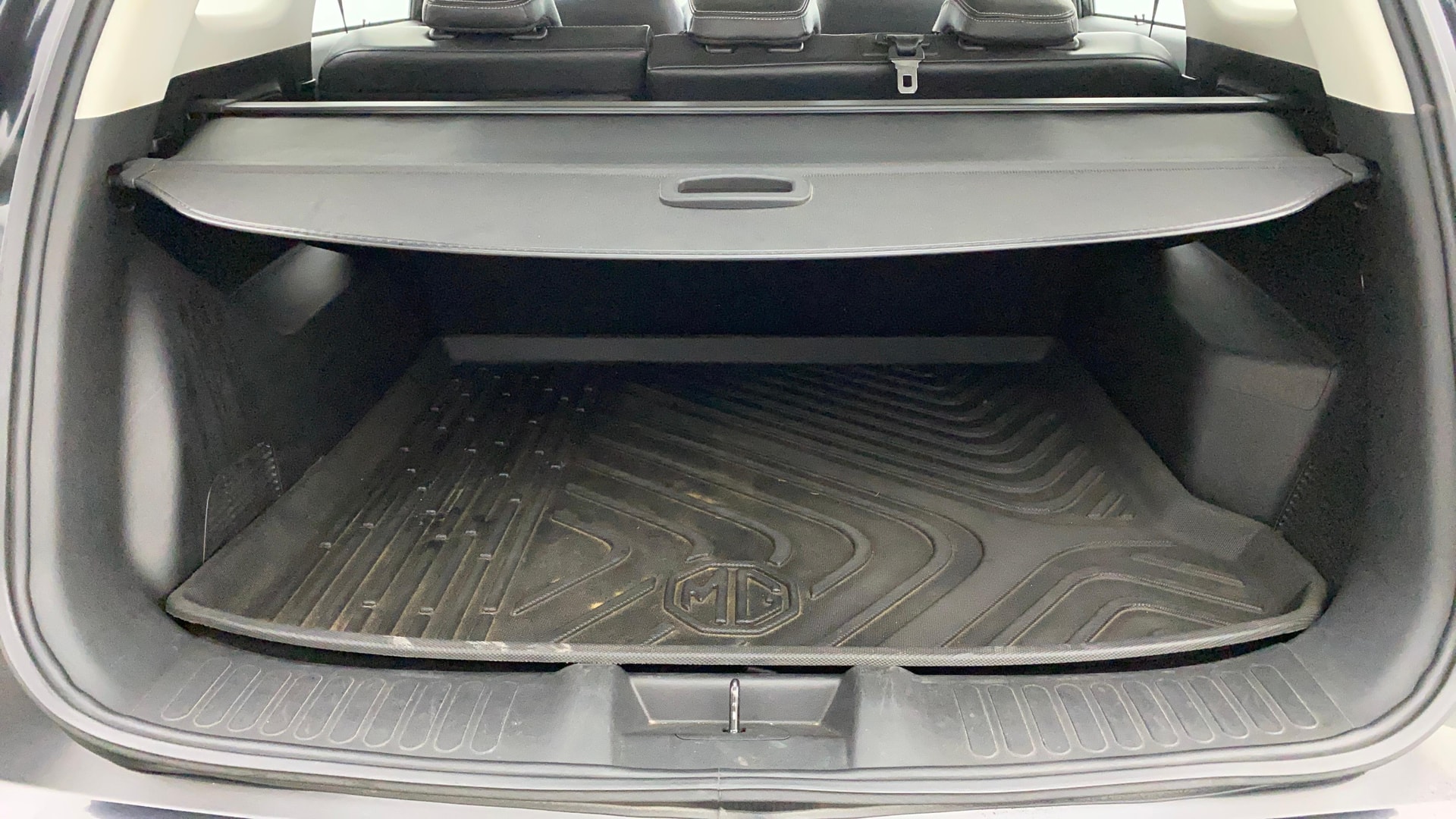 View 2022 MG Hector Sharp CVT Petrol Image 11 Used 2022 MG Hector Sharp CVT Petrol Image 11