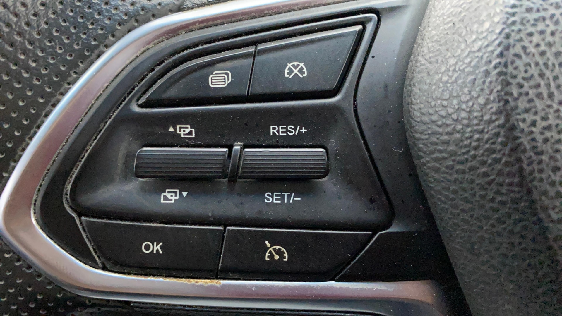 View 2022 MG Hector Sharp CVT Petrol Image 3 Used 2022 MG Hector Sharp CVT Petrol Image 3