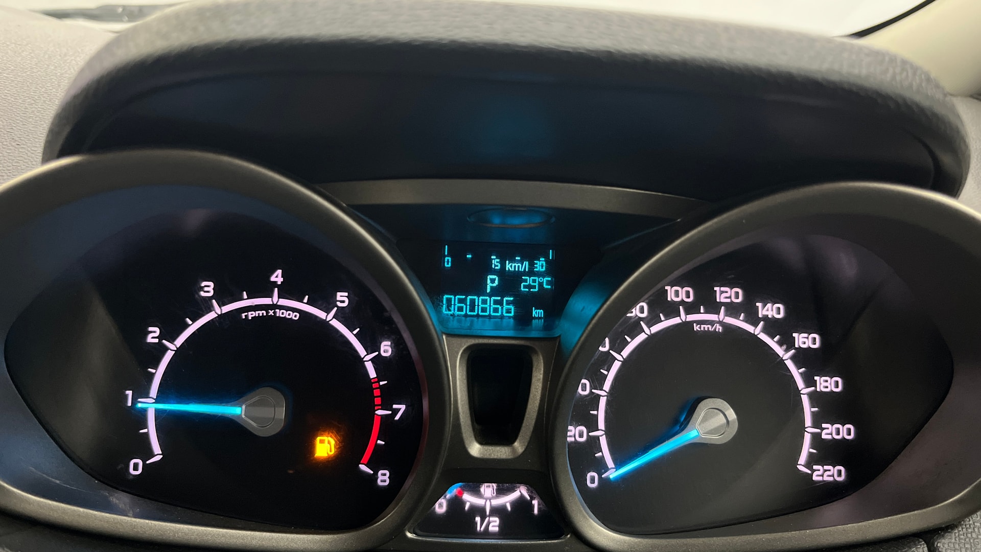 View 2017 Ford EcoSport 1.5 TDCi Diesel Ambiente BS IV Image 35 Used 2017 Ford EcoSport 1.5 TDCi Diesel Ambiente BS IV Image 35