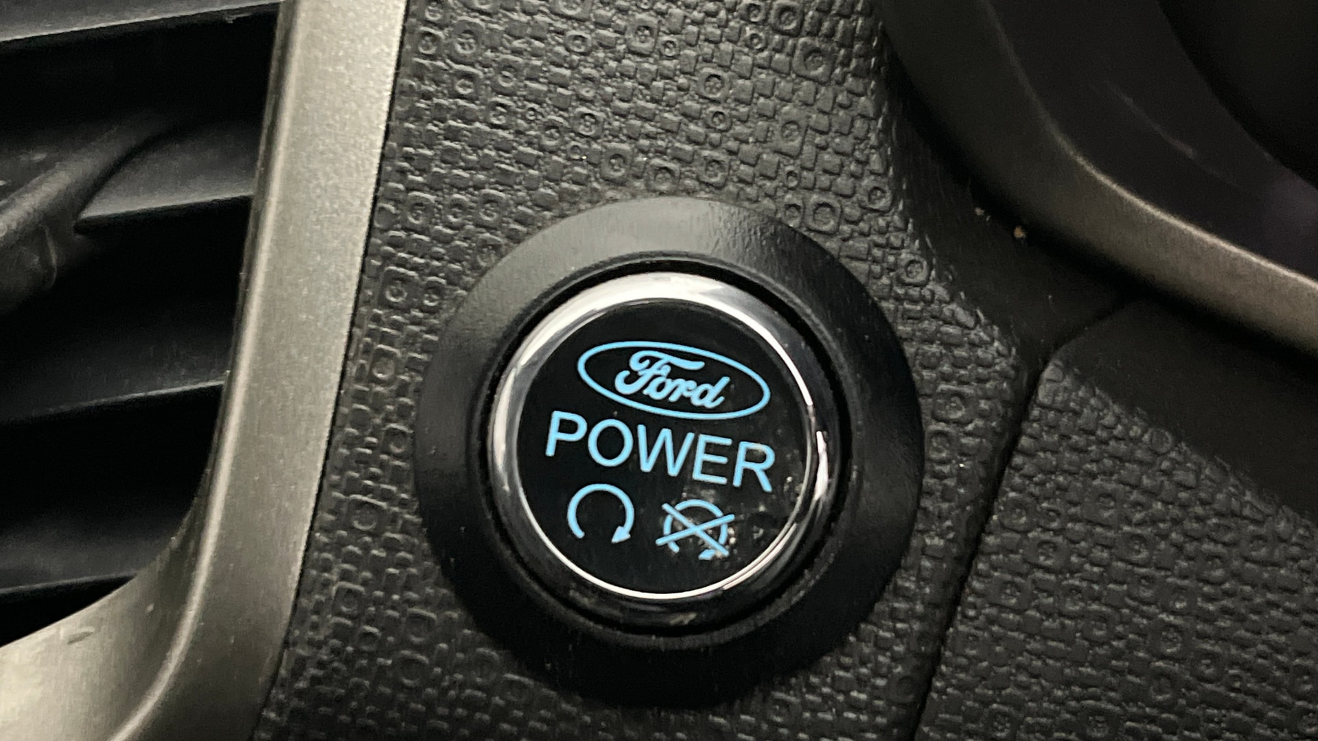 View 2017 Ford EcoSport 1.5 TDCi Diesel Ambiente BS IV Image 34 Used 2017 Ford EcoSport 1.5 TDCi Diesel Ambiente BS IV Image 34