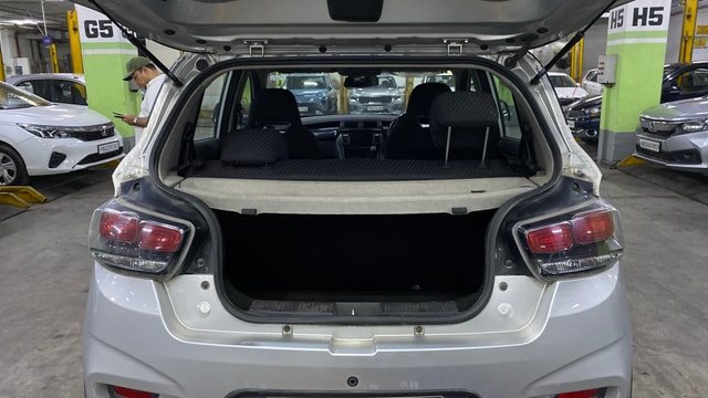 View Mahindra KUV100 Image 6 Used Mahindra KUV100 Image 6