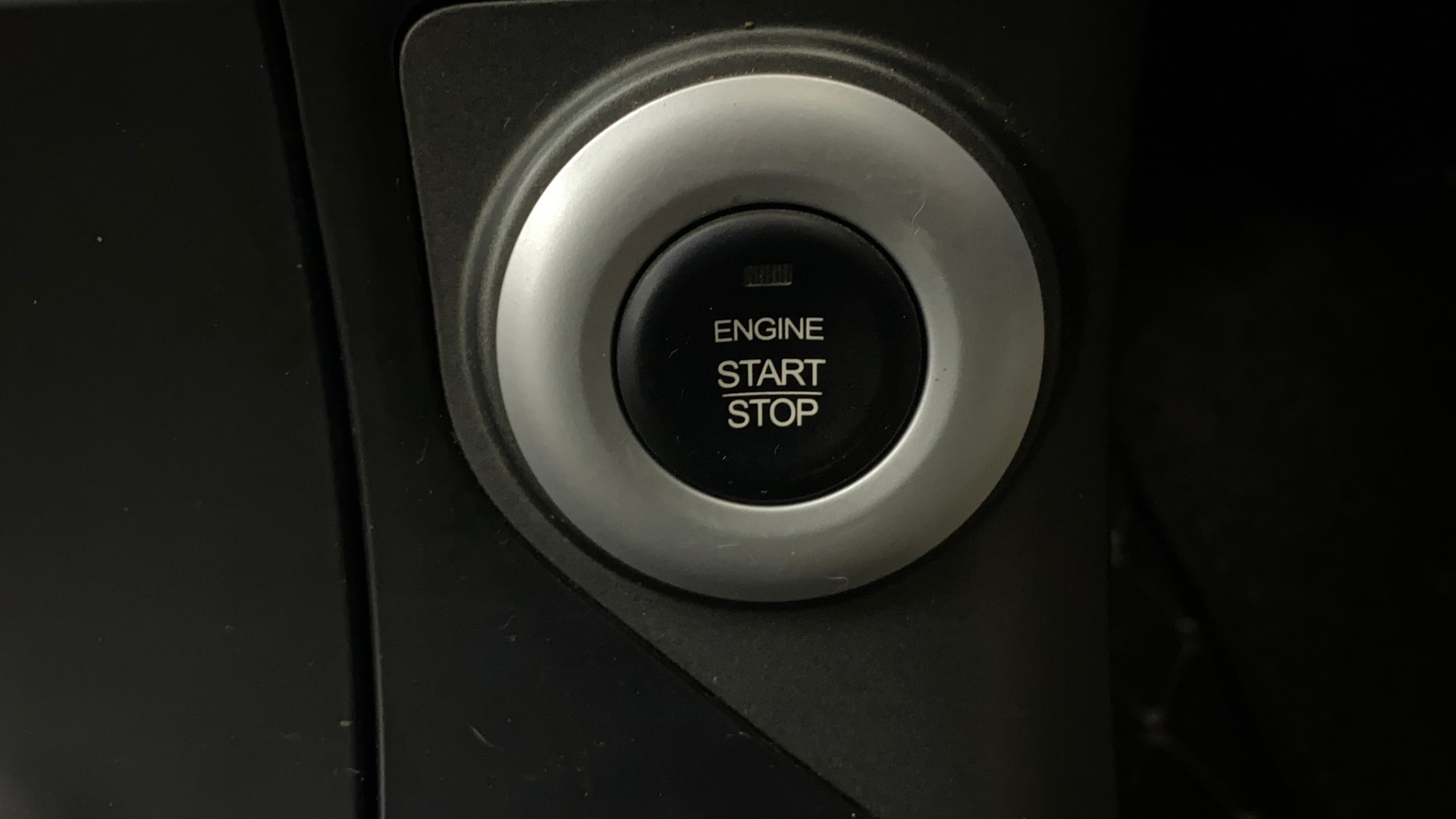 View 2017 Mahindra XUV500 W10 AWD AT Image 42 Used 2017 Mahindra XUV500 W10 AWD AT Image 42