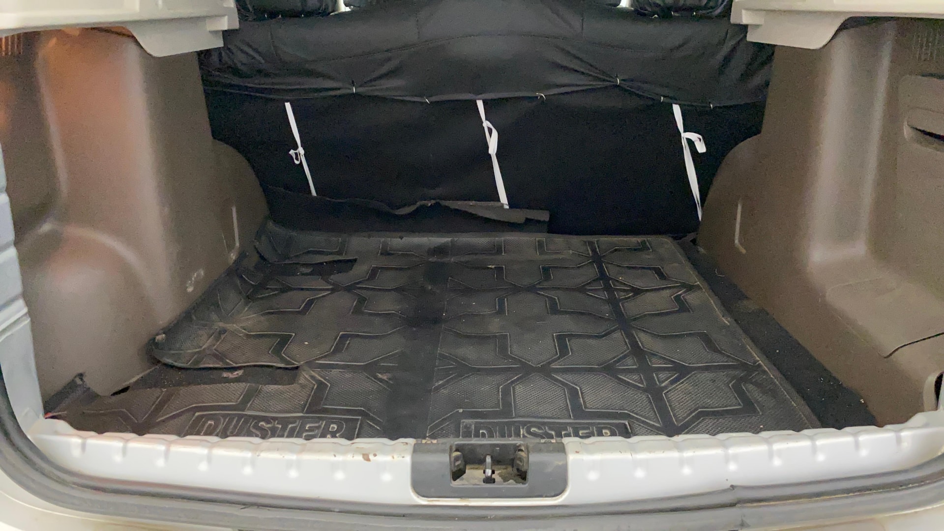 View 2015 Renault Duster Diesel 85PS STD Image 10 Used 2015 Renault Duster Diesel 85PS STD Image 10