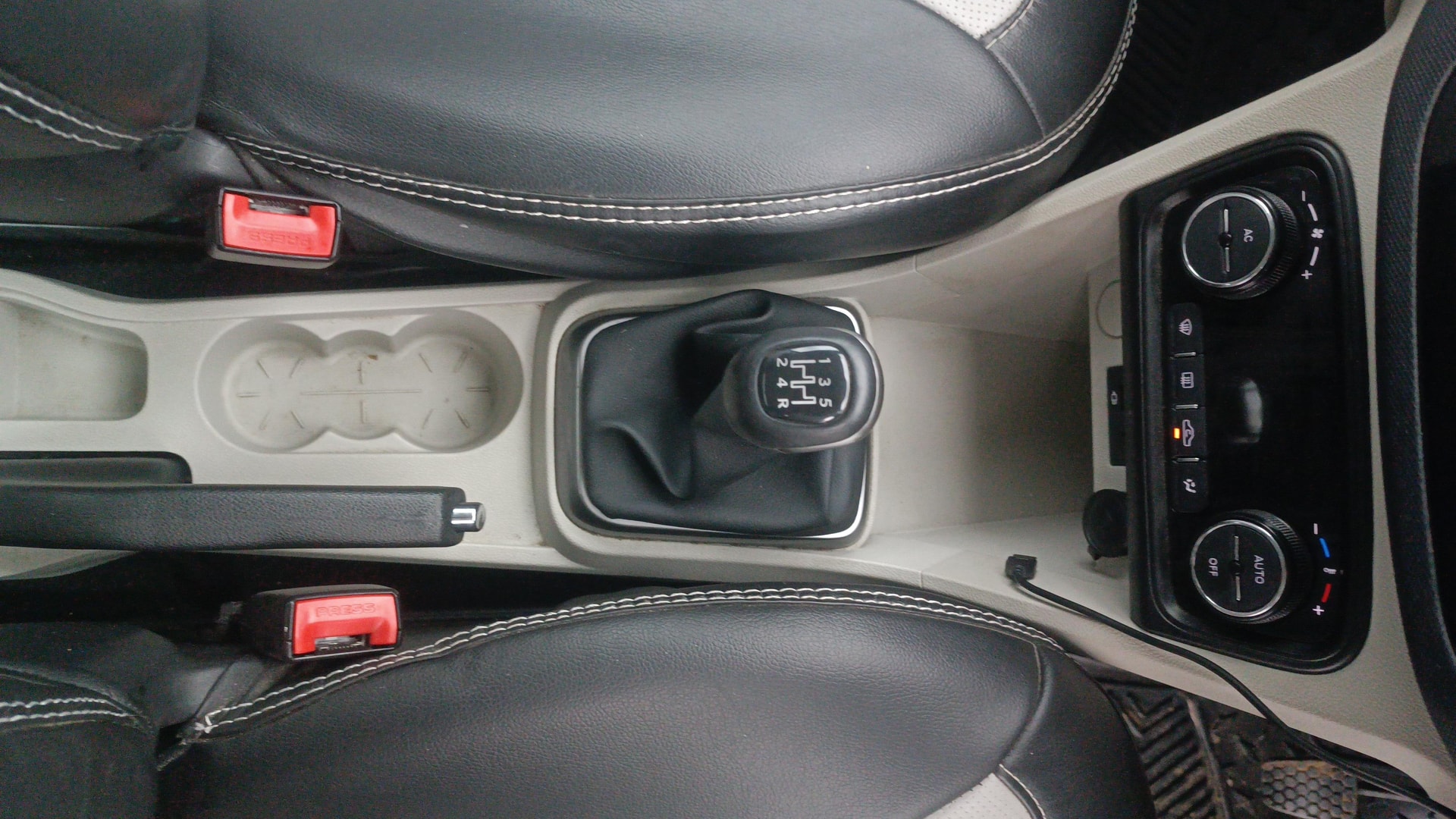 View 2022 Tata Tigor XE Diesel Image 39 Used 2022 Tata Tigor XE Diesel Image 39