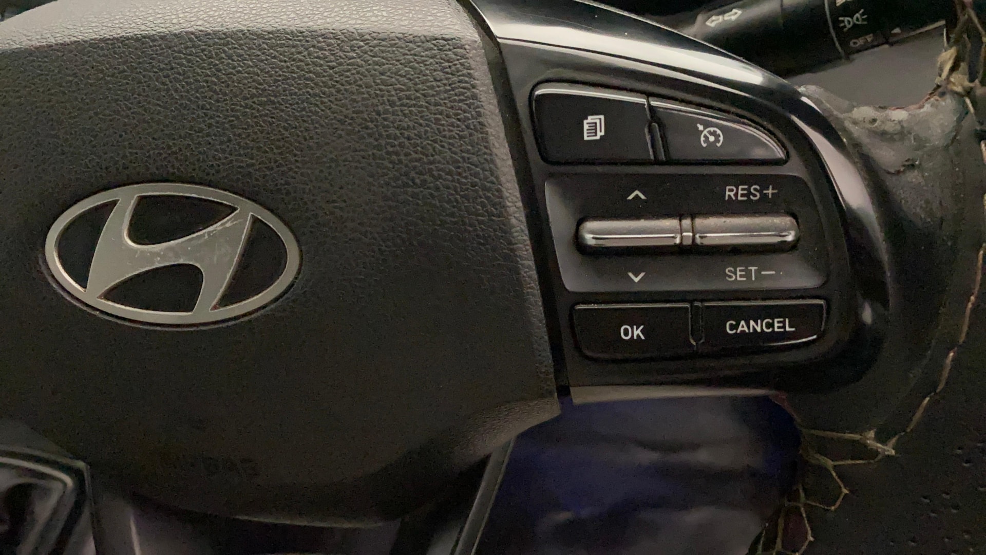 View 2023 Hyundai Grand i10 Nios Sportz Petrol Dual Tone Image 3 Used 2023 Hyundai Grand i10 Nios Sportz Petrol Dual Tone Image 3