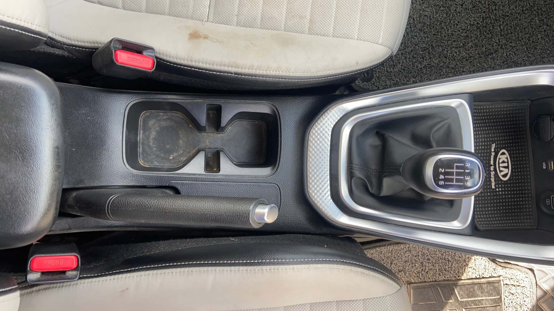 View 2021 Kia Sonet HTX iMT Petrol Image 41 Used 2021 Kia Sonet HTX iMT Petrol Image 41
