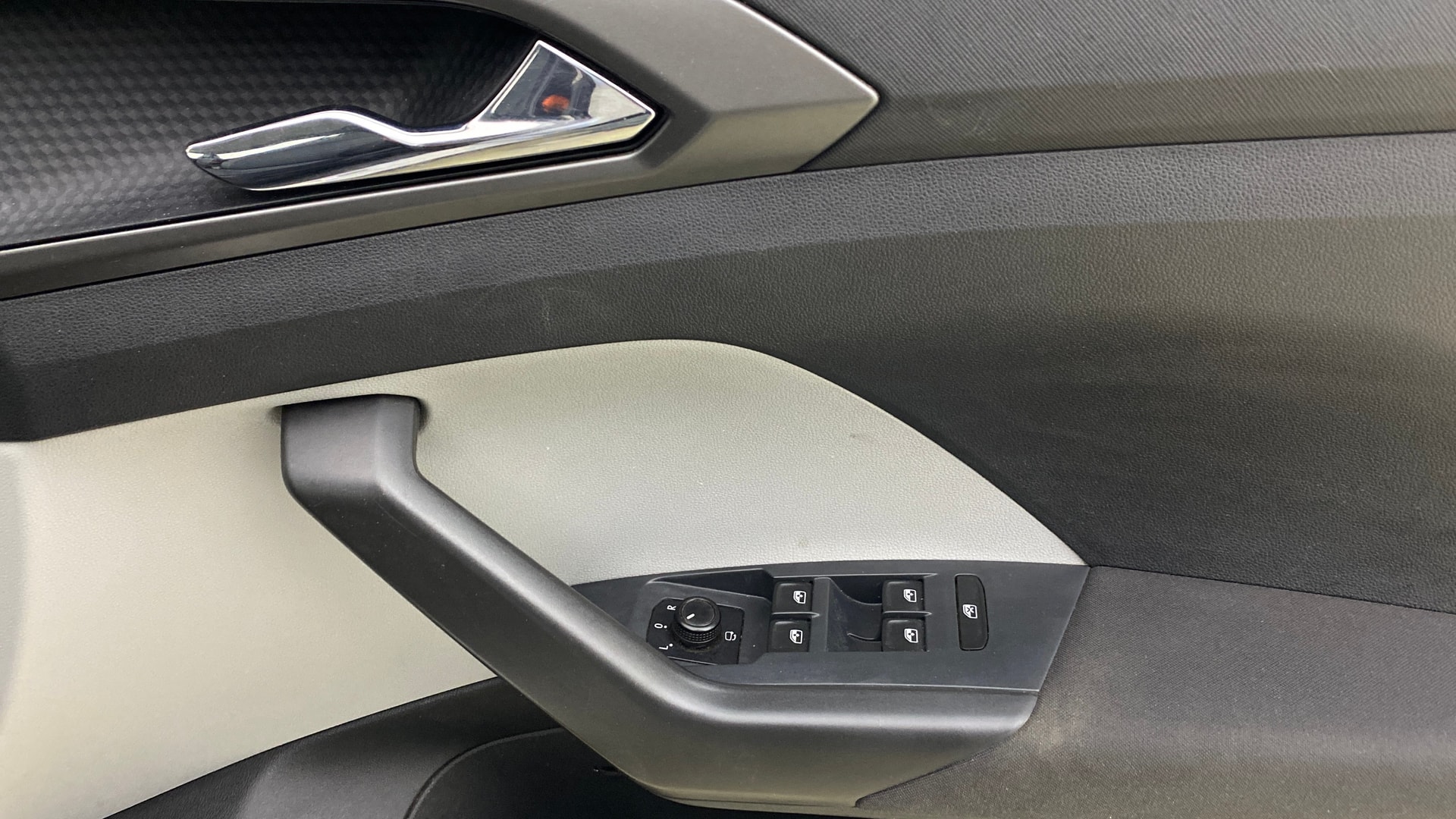 View 2023 Skoda Kushaq Ambition 1.0 TSI MT Image 38 Used 2023 Skoda Kushaq Ambition 1.0 TSI MT Image 38