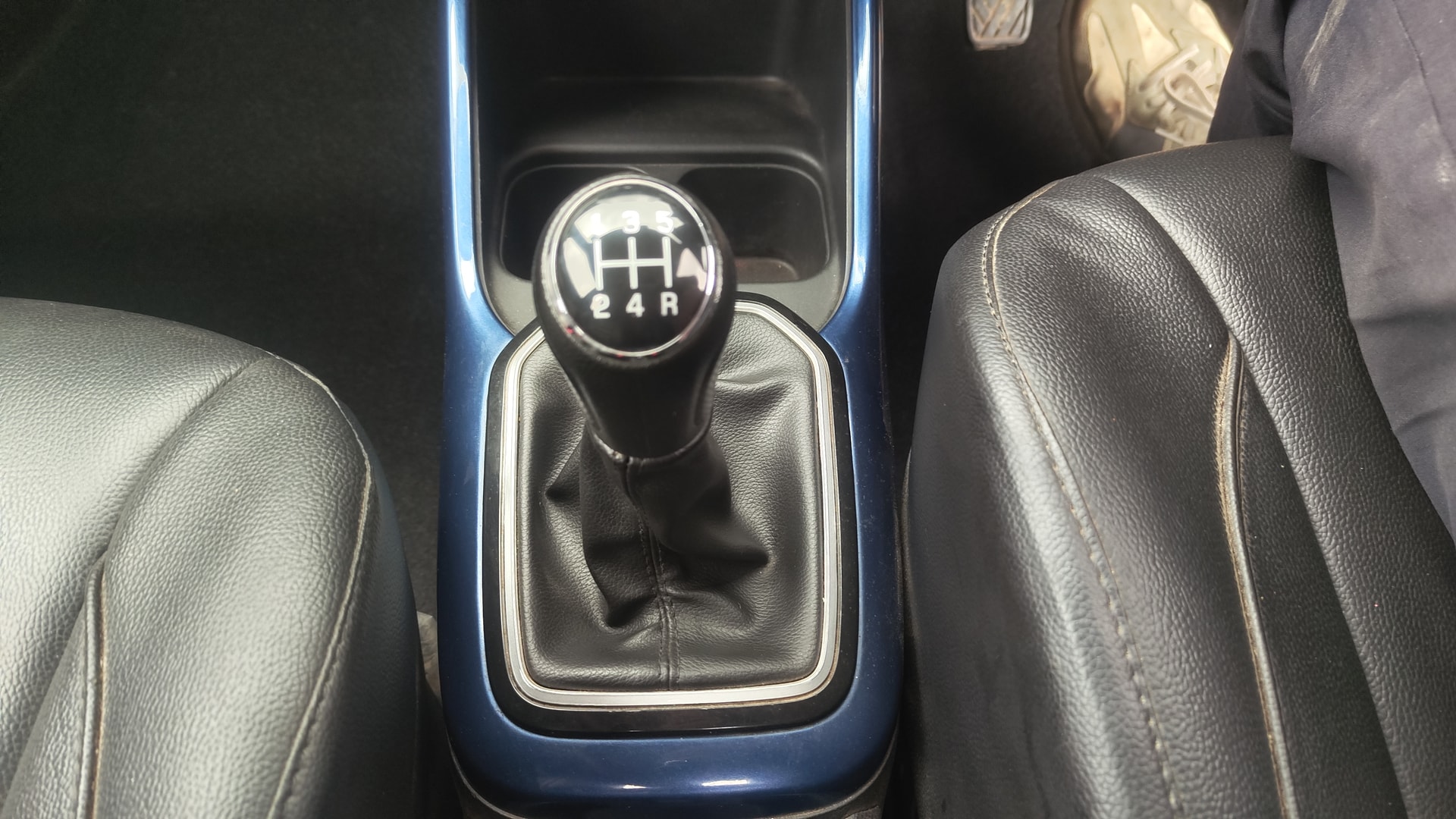 View 2022 Maruti Suzuki 1000 Base Variant Image 39 Used 2022 Maruti Suzuki 1000 Base Variant Image 39