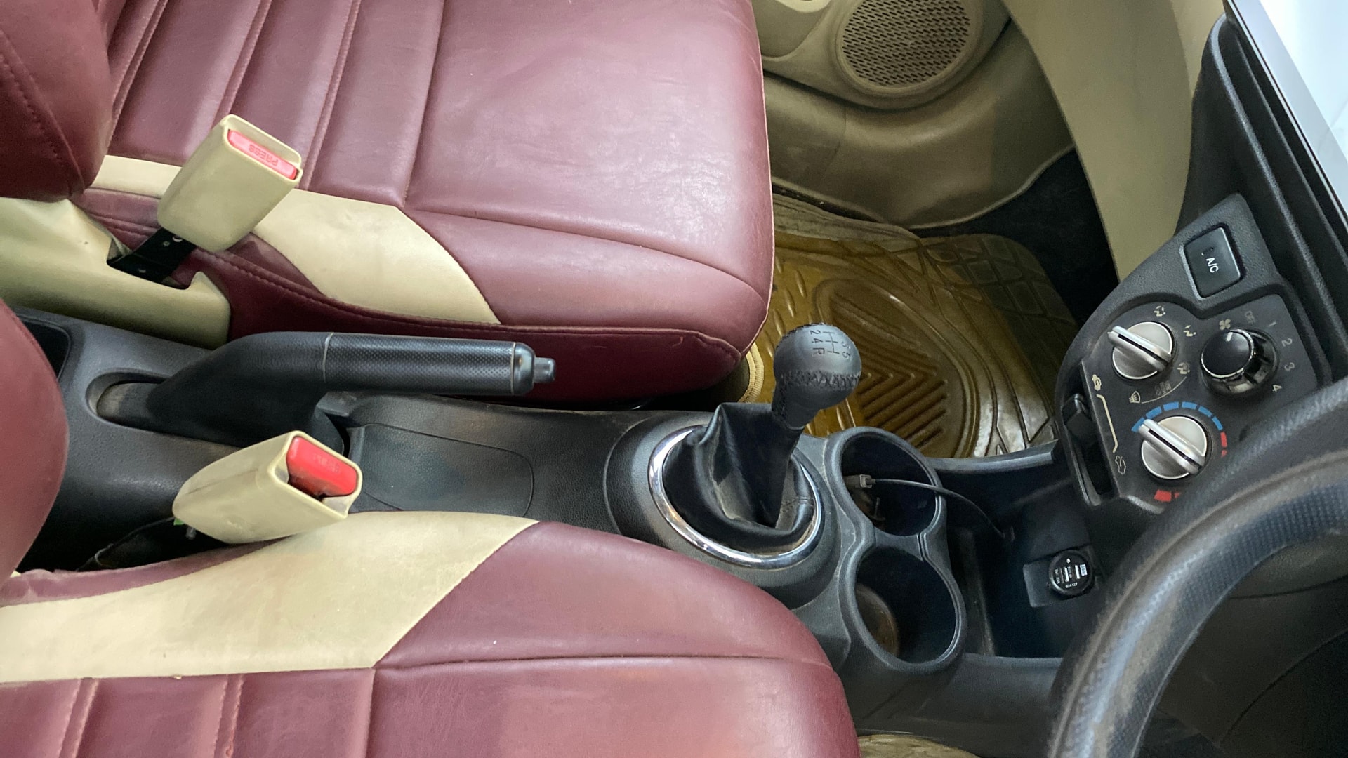 View 2015 Honda Mobilio E Diesel Image 39 Used 2015 Honda Mobilio E Diesel Image 39