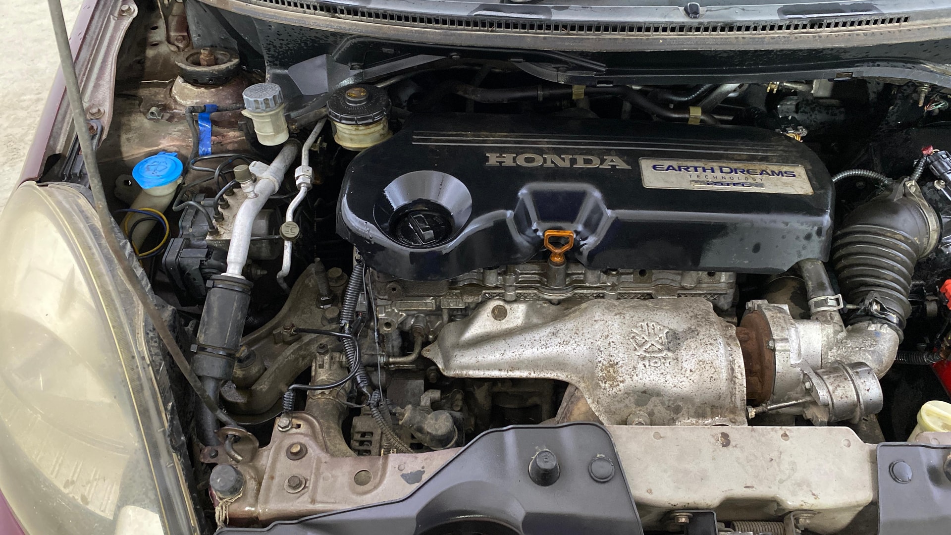 View 2015 Honda Mobilio E Diesel Image 3 Used 2015 Honda Mobilio E Diesel Image 3