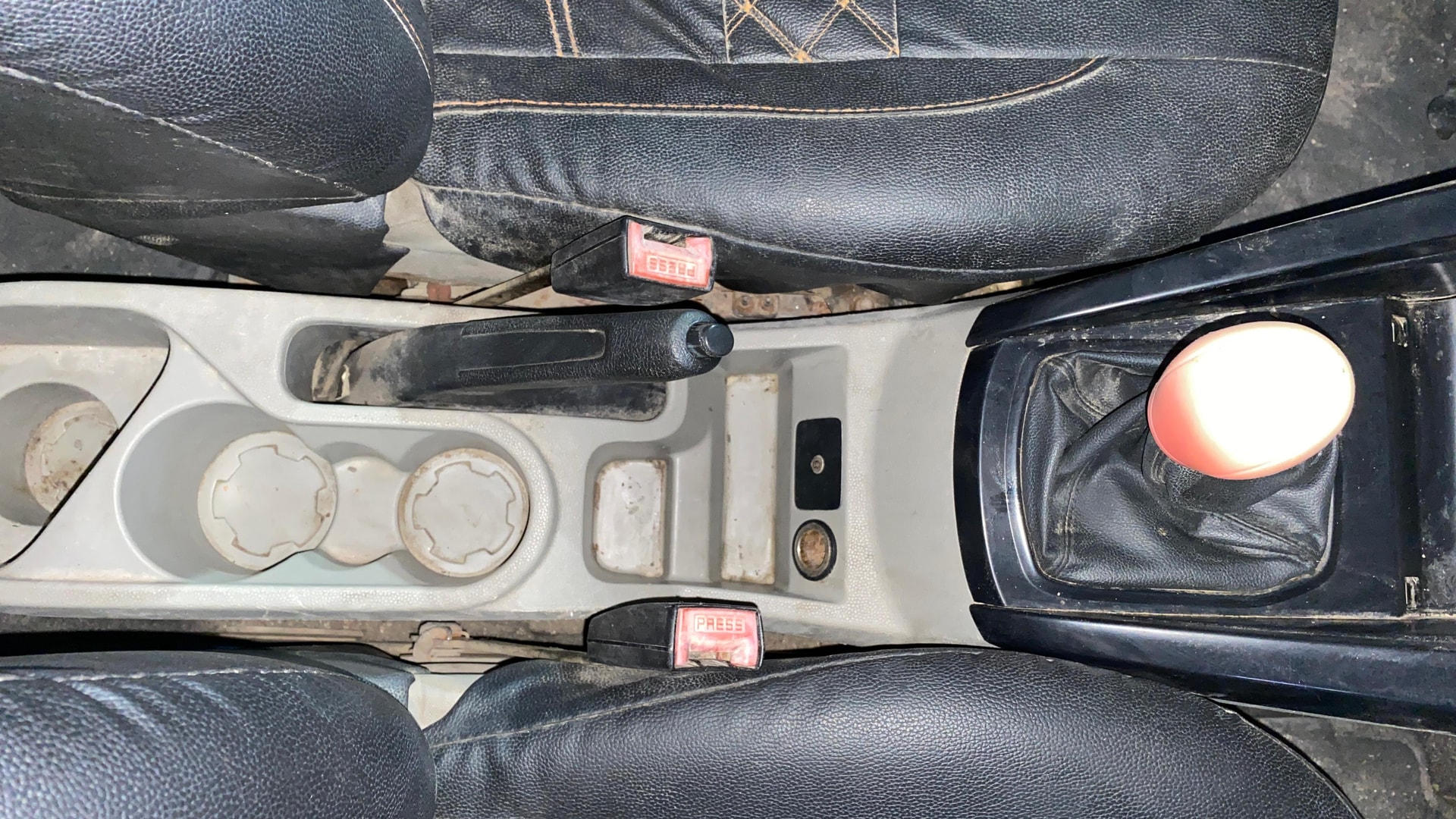 View 2013 Ford EcoSport 1.5 TDCi Diesel Ambiente BS IV Image 38 Used 2013 Ford EcoSport 1.5 TDCi Diesel Ambiente BS IV Image 38