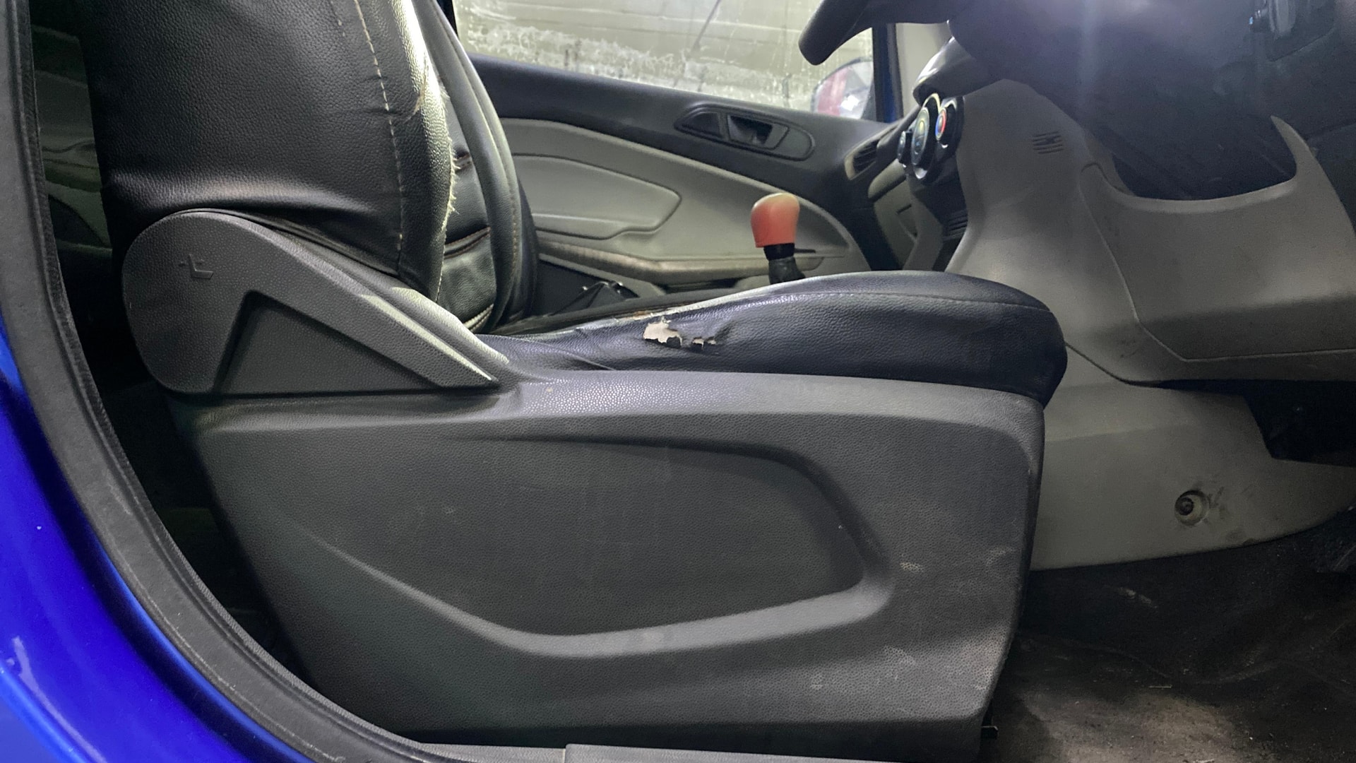 View 2013 Ford EcoSport 1.5 TDCi Diesel Ambiente BS IV Image 18 Used 2013 Ford EcoSport 1.5 TDCi Diesel Ambiente BS IV Image 18